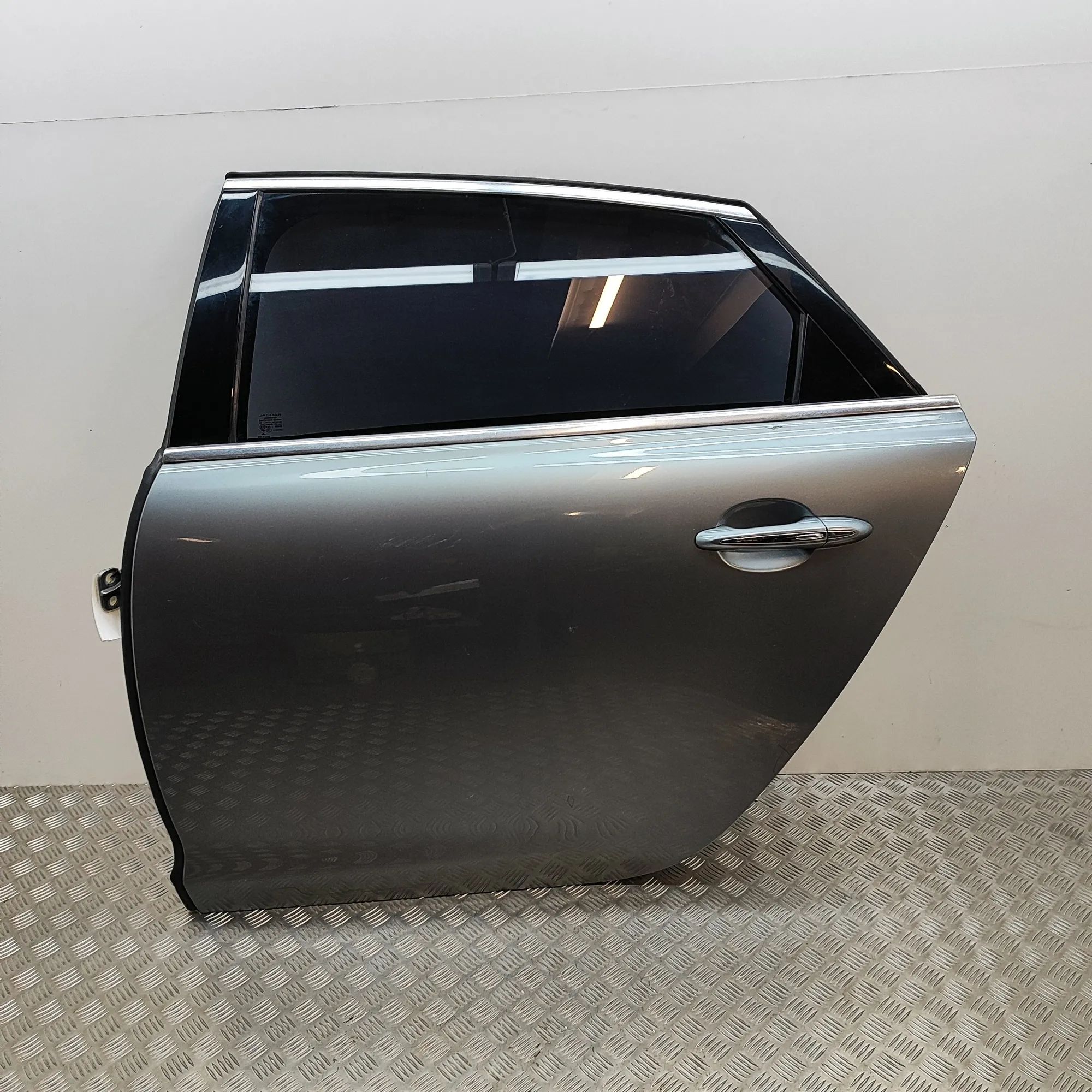 Jaguar XJ Door — rear left Door — rear left — JAGUAR XJ (X351) (2009-2019)...