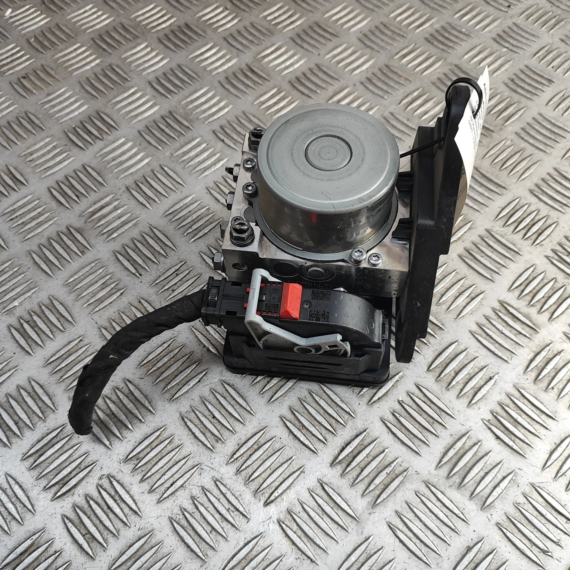 Audi Q4 e-tron ABS hydraulic pump