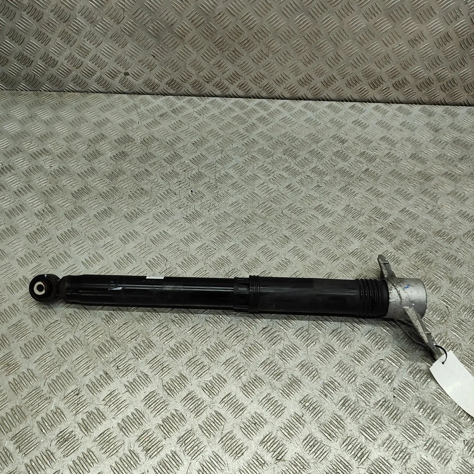 Volvo XC40 / EX40 Shock absorber — rear right Shock absorber — rear right — VOLVO XC40 (2018-...