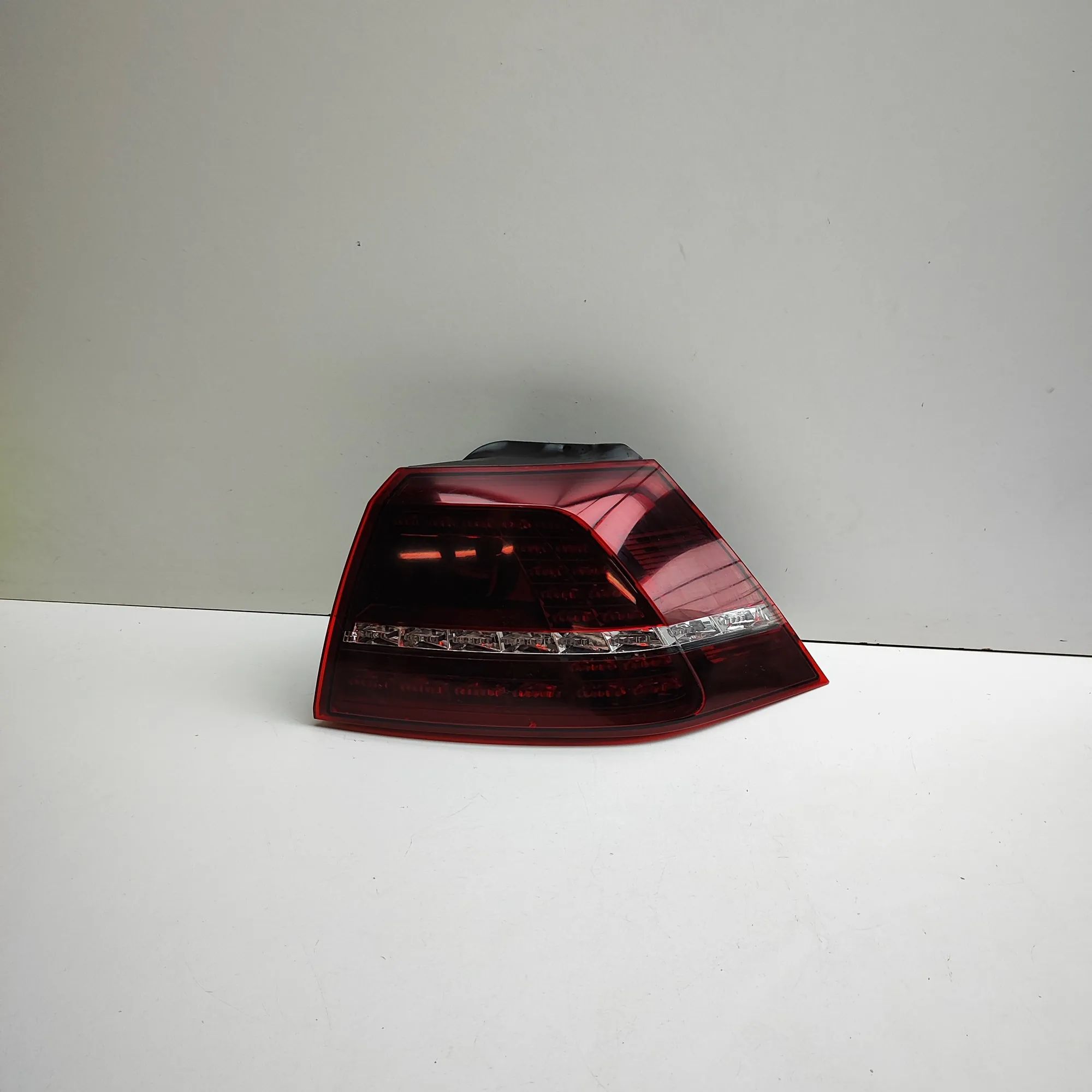 Volkswagen Golf 7 Rear Right Tail Light Rear Right Tail Light — VW GOLF (5G1, BA5, BV5,...