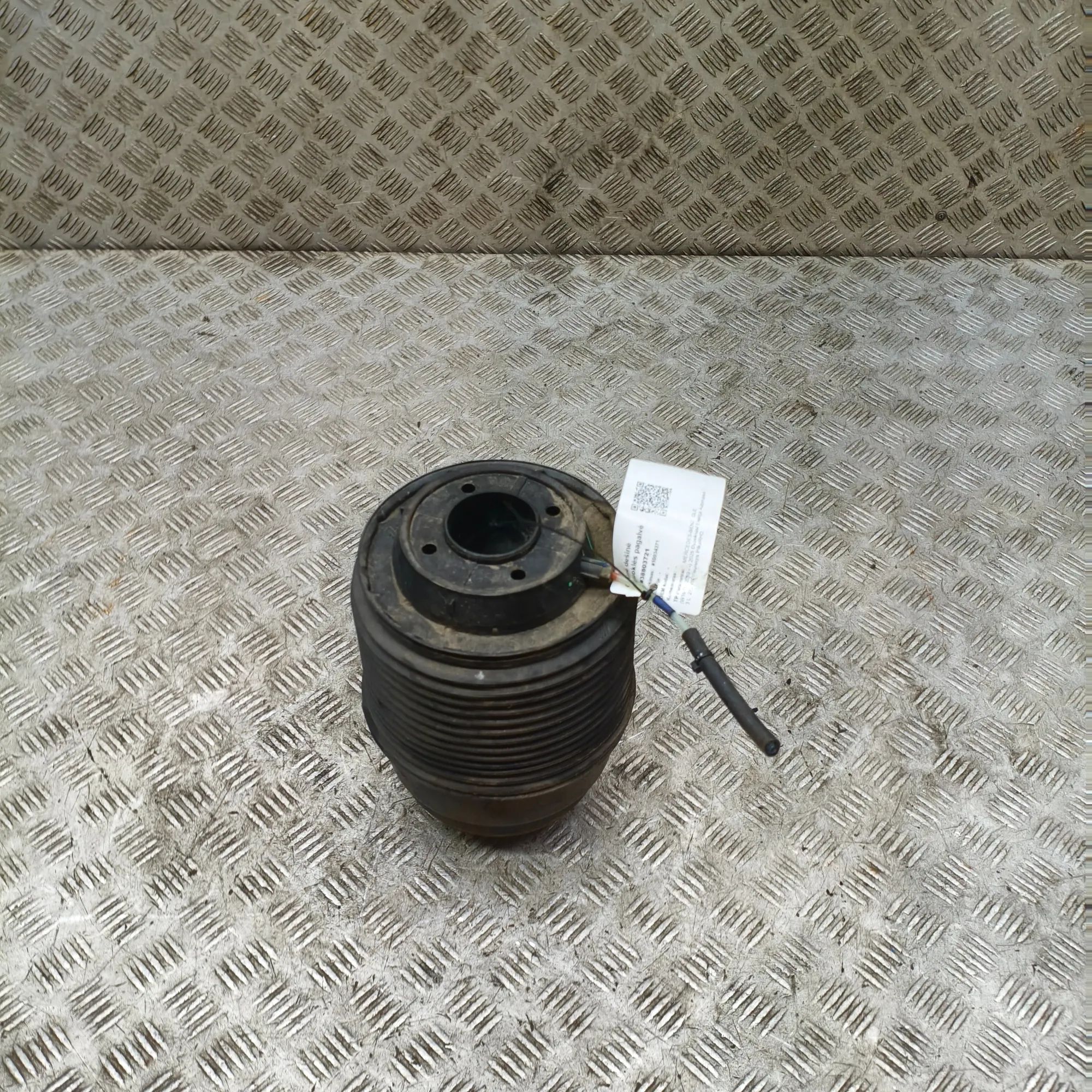 Mercedes-Benz GLE (W167) Rear Right Air Suspension Spring Bag Rear Right Air Suspension Spring Bag — MERCEDES...