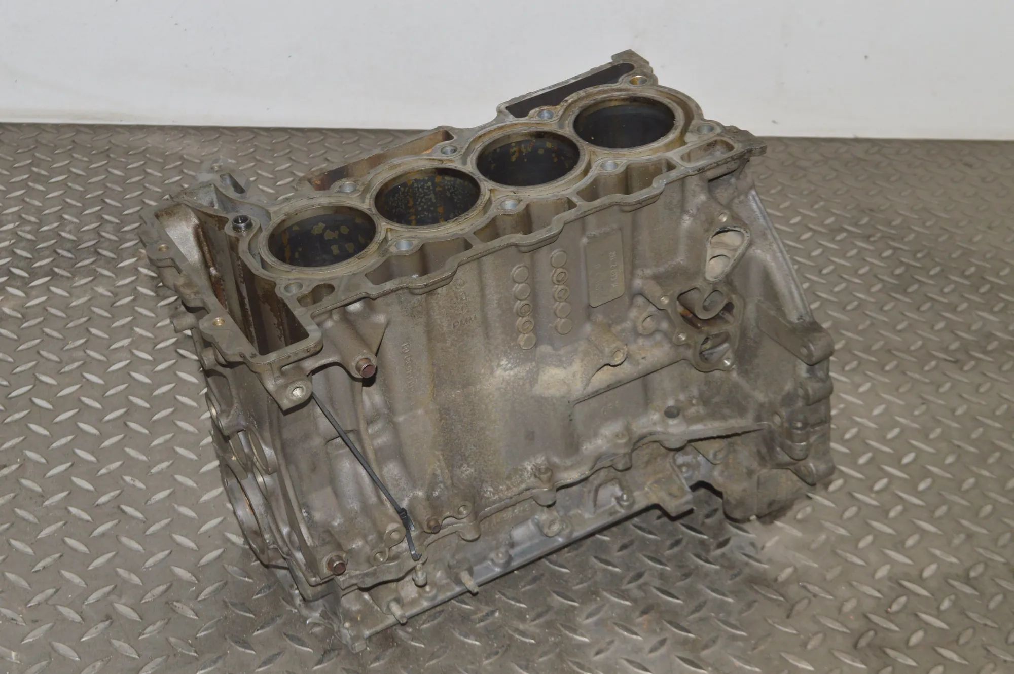 Peugeot 3008 moottorilohko Engine Block — PEUGEOT 3008 (2009-2017) — PSA5F...