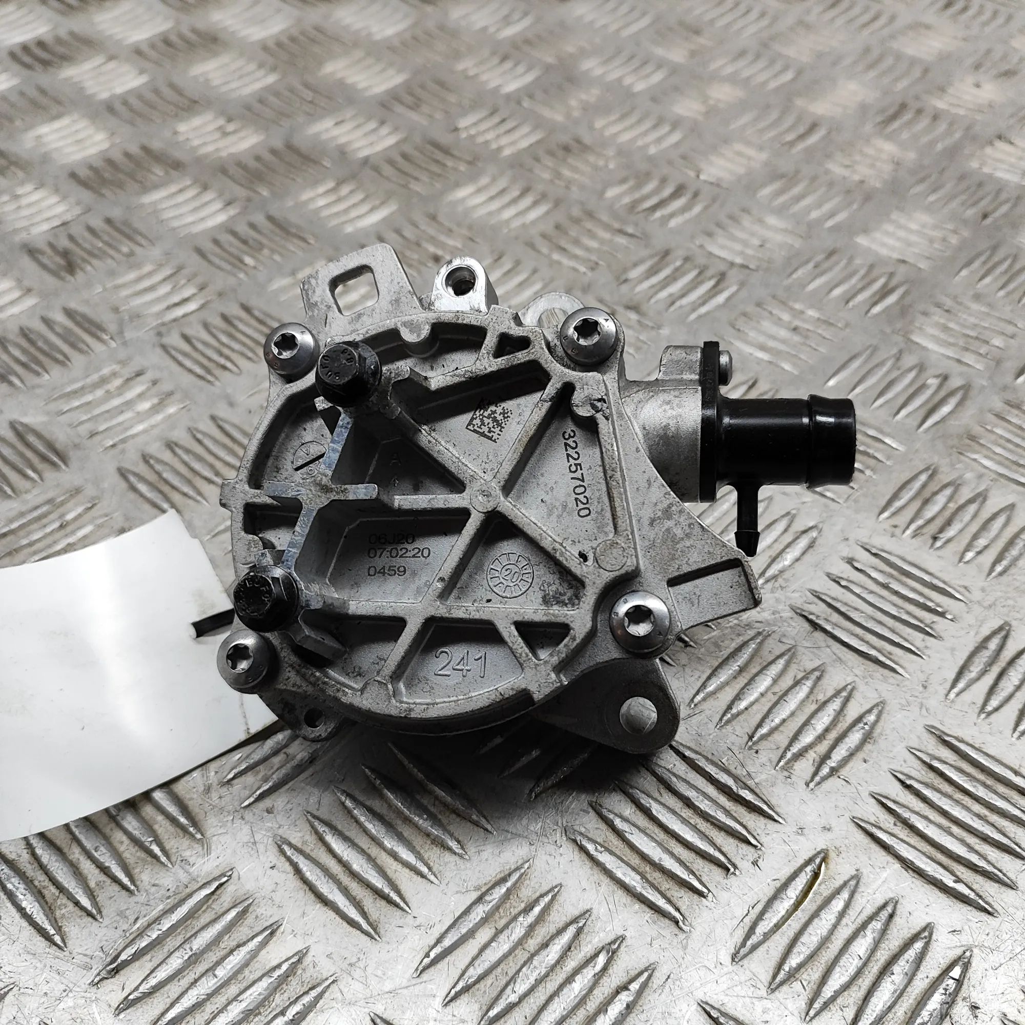 Volvo XC40 / EX40 Vacuum pump Vacuum Pump — VOLVO XC40 (2018-2024) — 32257020...