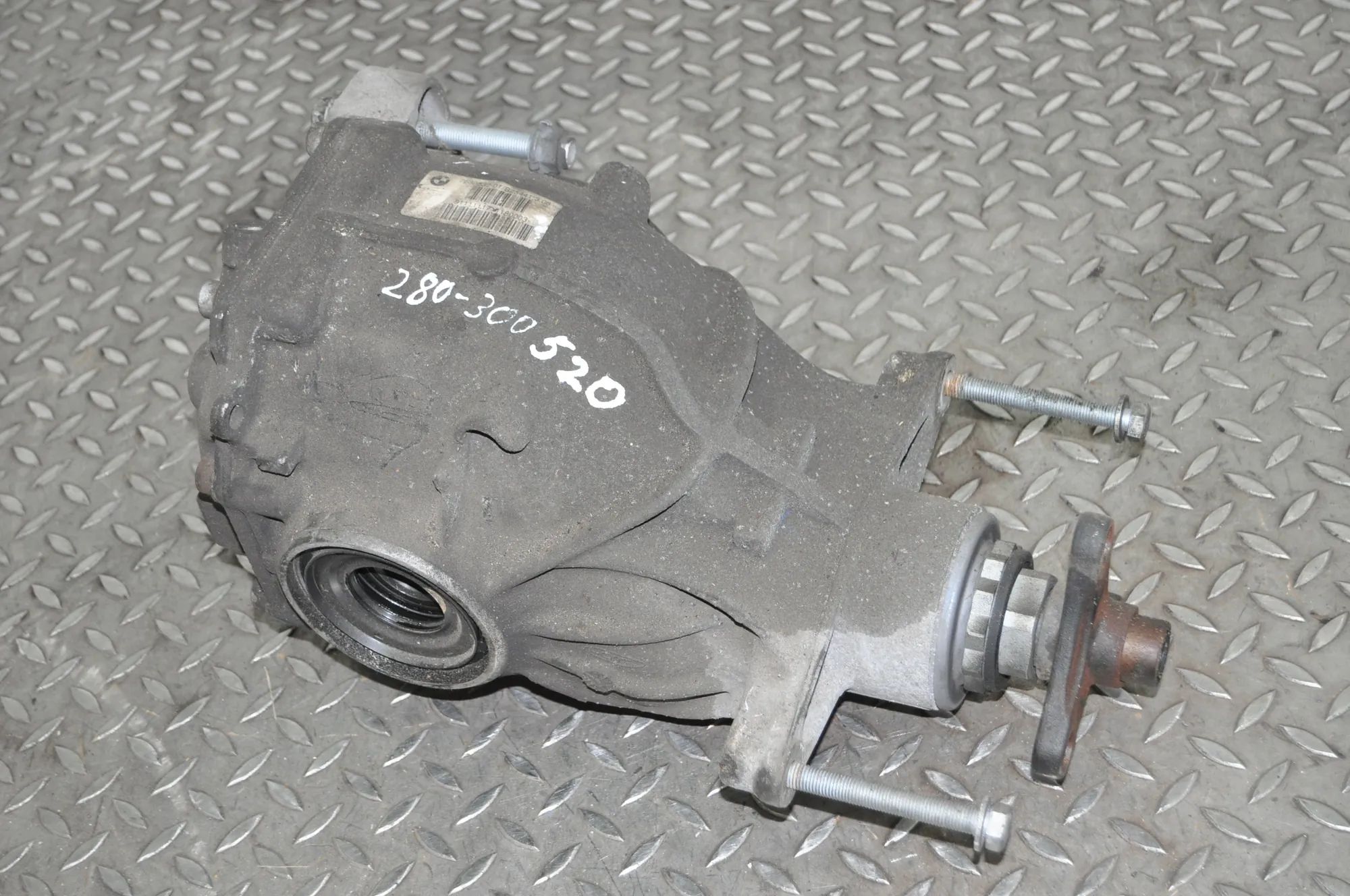 BMW 7 (F01 / F02 / F03 / F04) задний редуктор Rear differential — BMW 7 SERIES (F01, F02) (20...