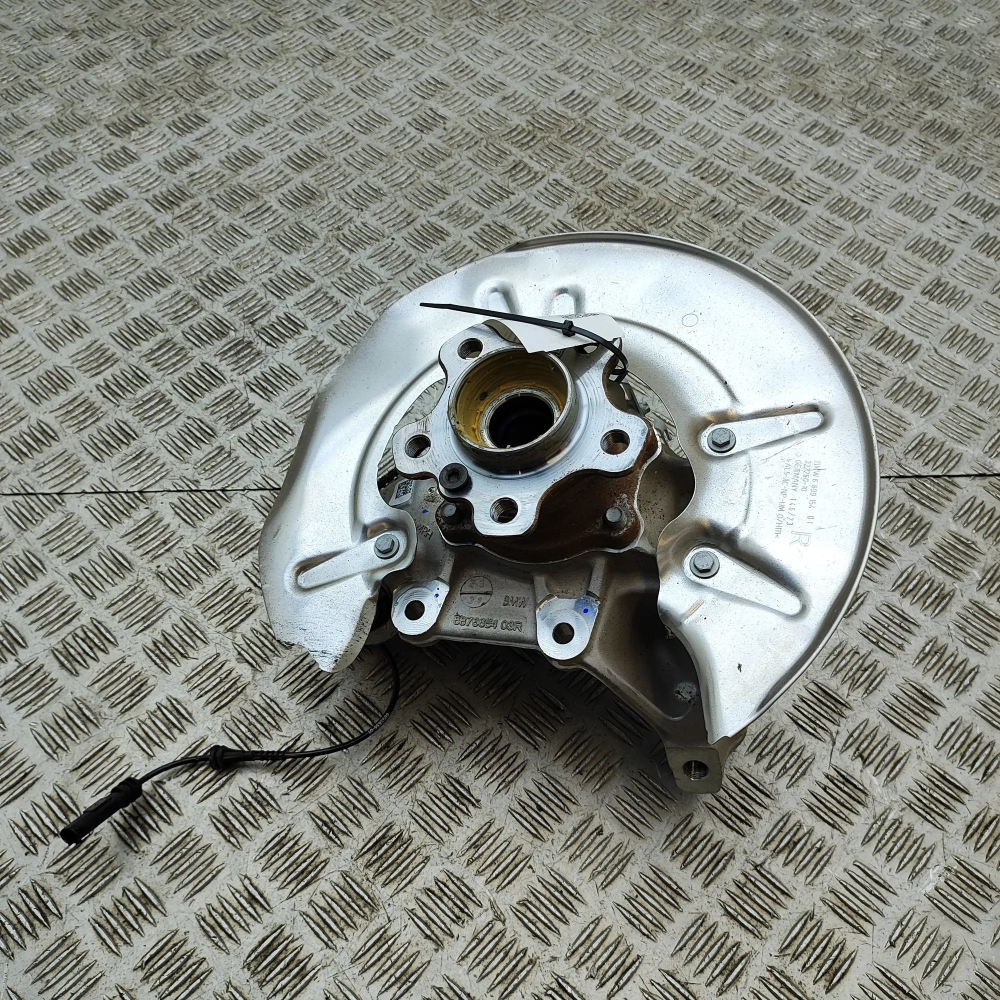 BMW X6 (G06) Rear Right Wheel Hub Rear Right Wheel Hub — BMW X6 (G06, F96) (2019-...