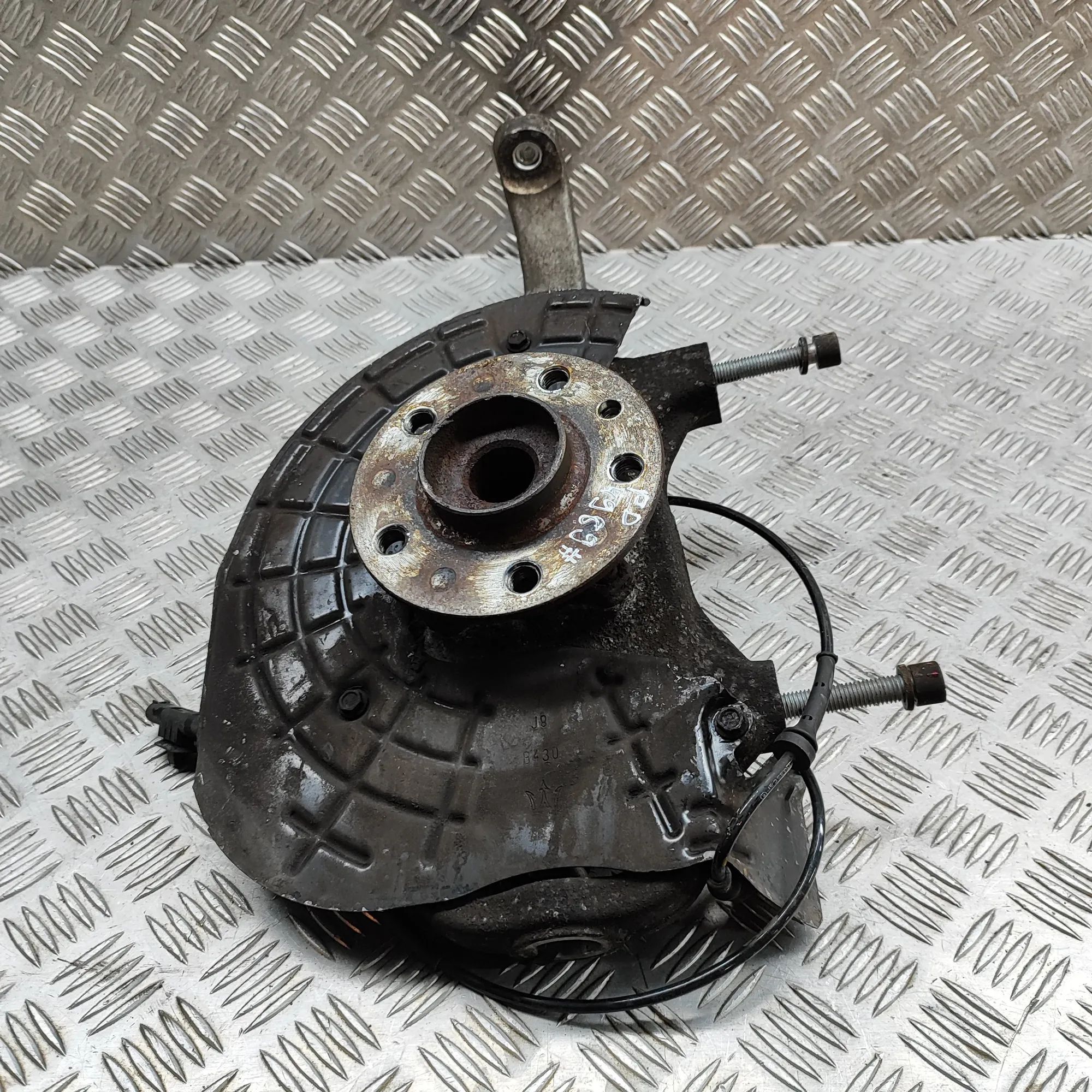 Maserati Ghibli Front Right Wheel Hub Front Right Wheel Hub — MASERATI GHIBLI (M157) ...