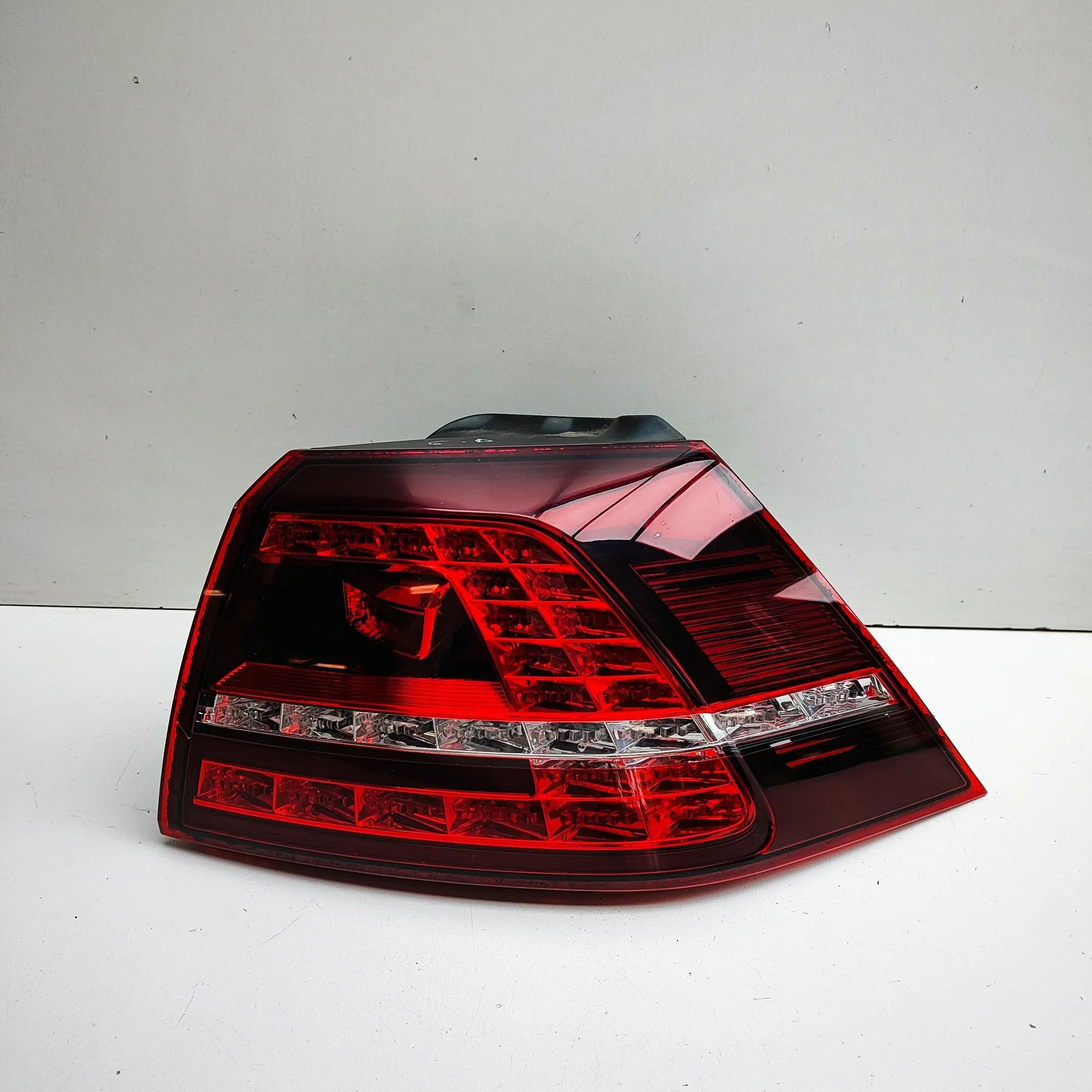 Volkswagen Golf 7 Rear Right Tail Light Rear Right Tail Light — VW GOLF (5G1, BA5, BV5,...