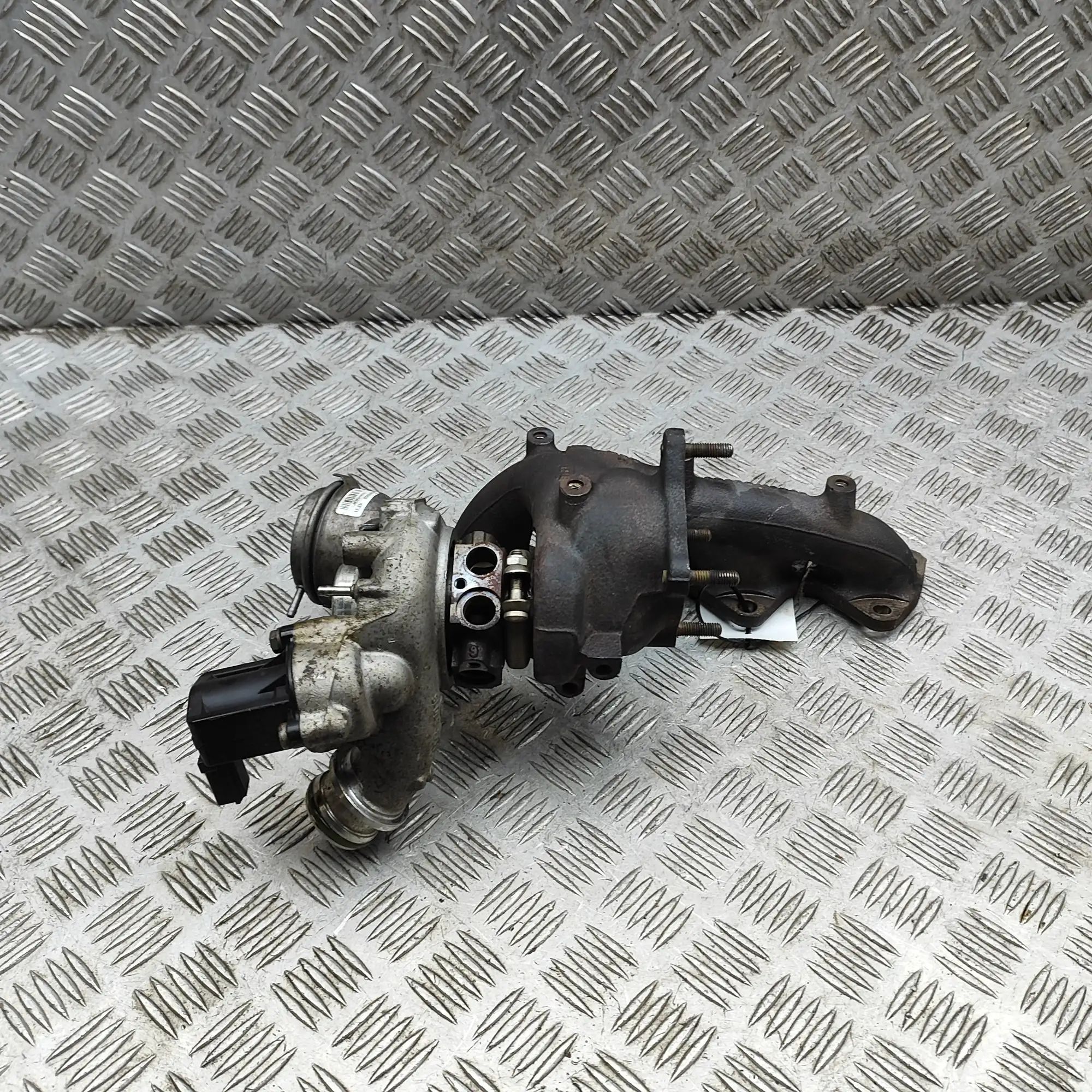 Volkswagen Jetta Turbocharger Turbocharger — VW JETTA (1K2) (2005-2010) — 49T...