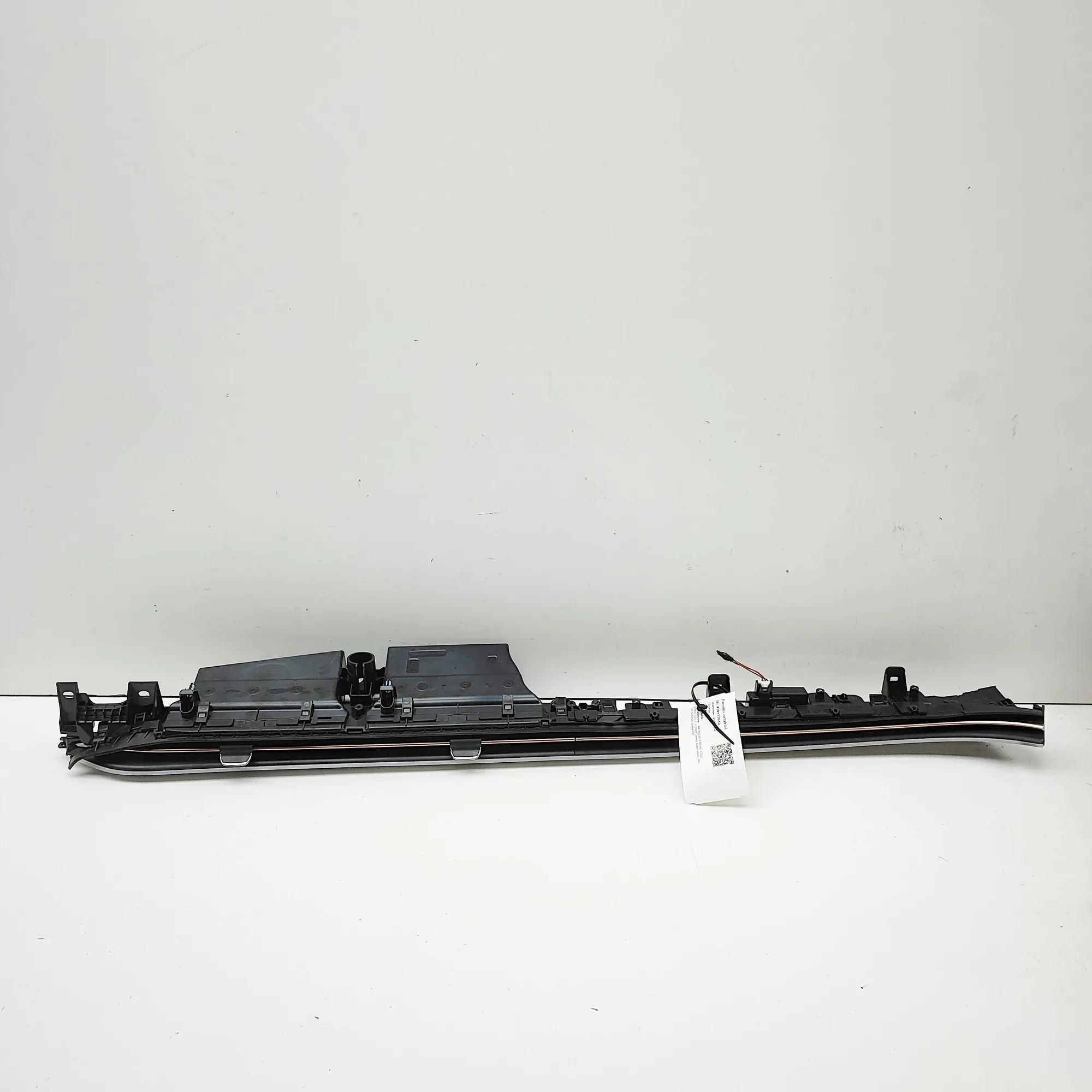 Mercedes-Benz EQS (V297 / X296) Dashboard Air Vents Dashboard Air Vents — MERCEDES BENZ EQS (V297) ...
