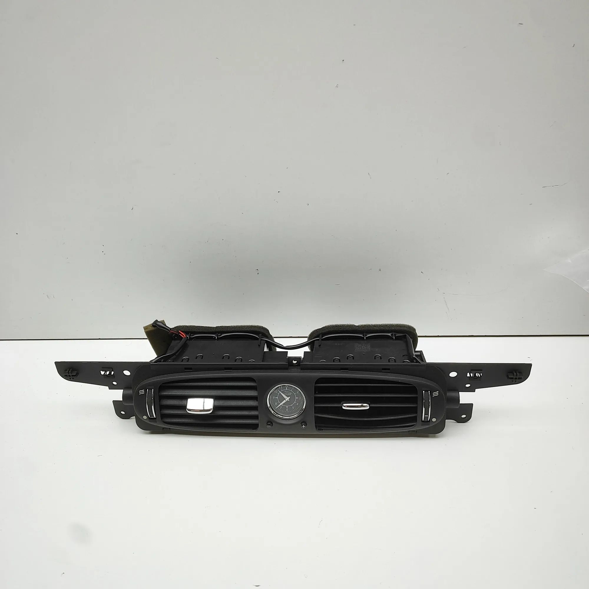 Jaguar XJ Dashboard Air Vents Dashboard Air Vents — JAGUAR XJ (X350, X358) (2...