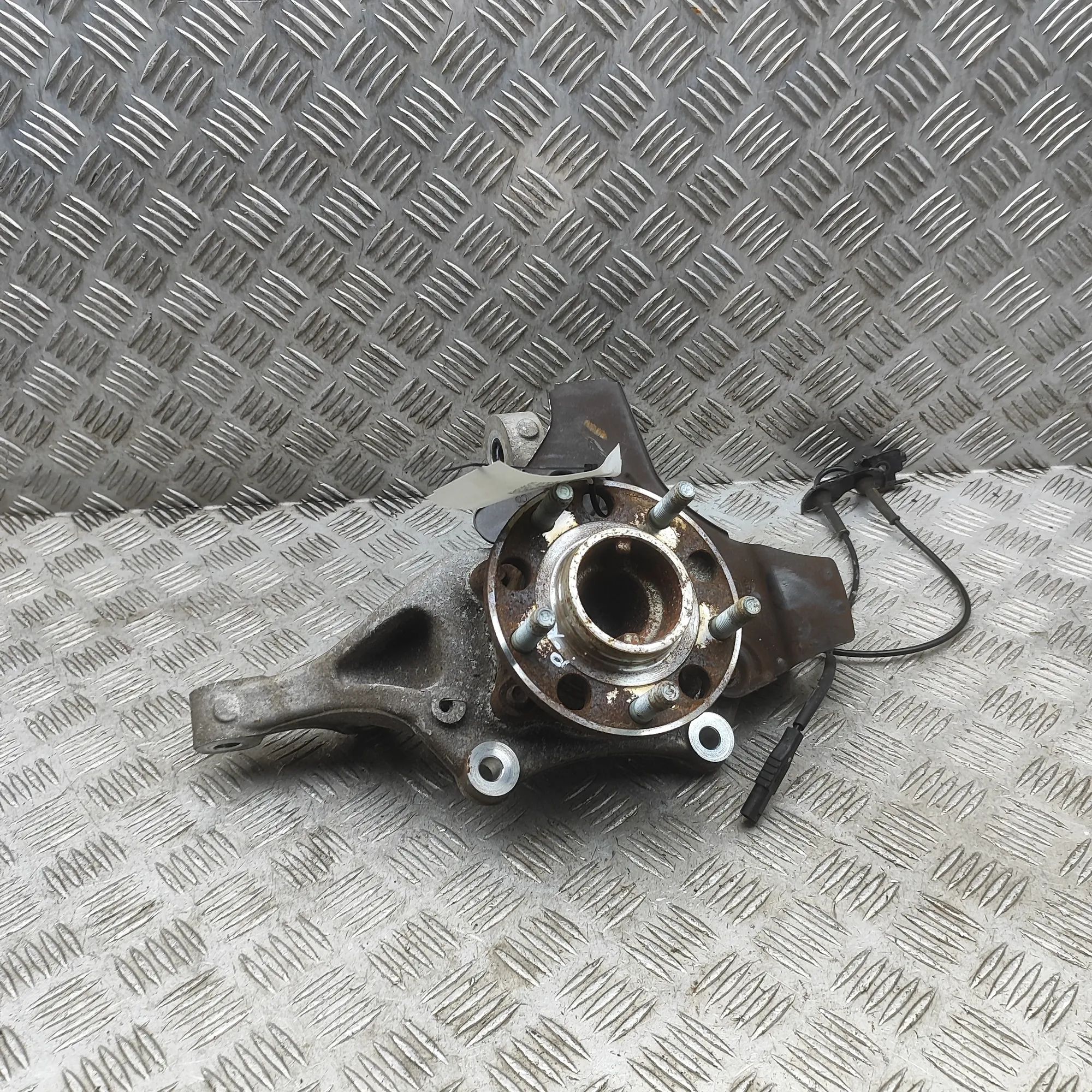 Hyundai Ioniq Front Left Wheel Hub Front Left Wheel Hub — HYUNDAI IONIQ (5 NE) (20...