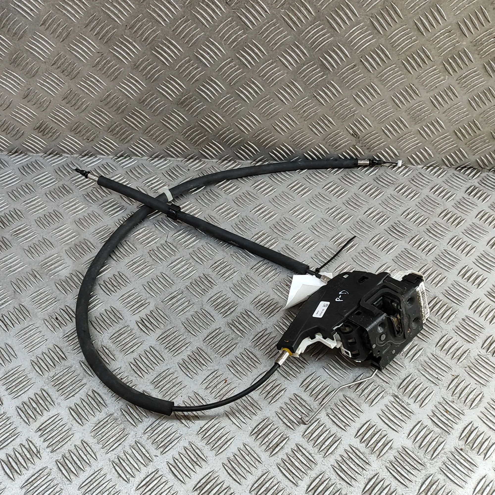 Maserati Levante Front Right Door Lock Front Right Door Lock — MASERATI LEVANTE (SUV M...
