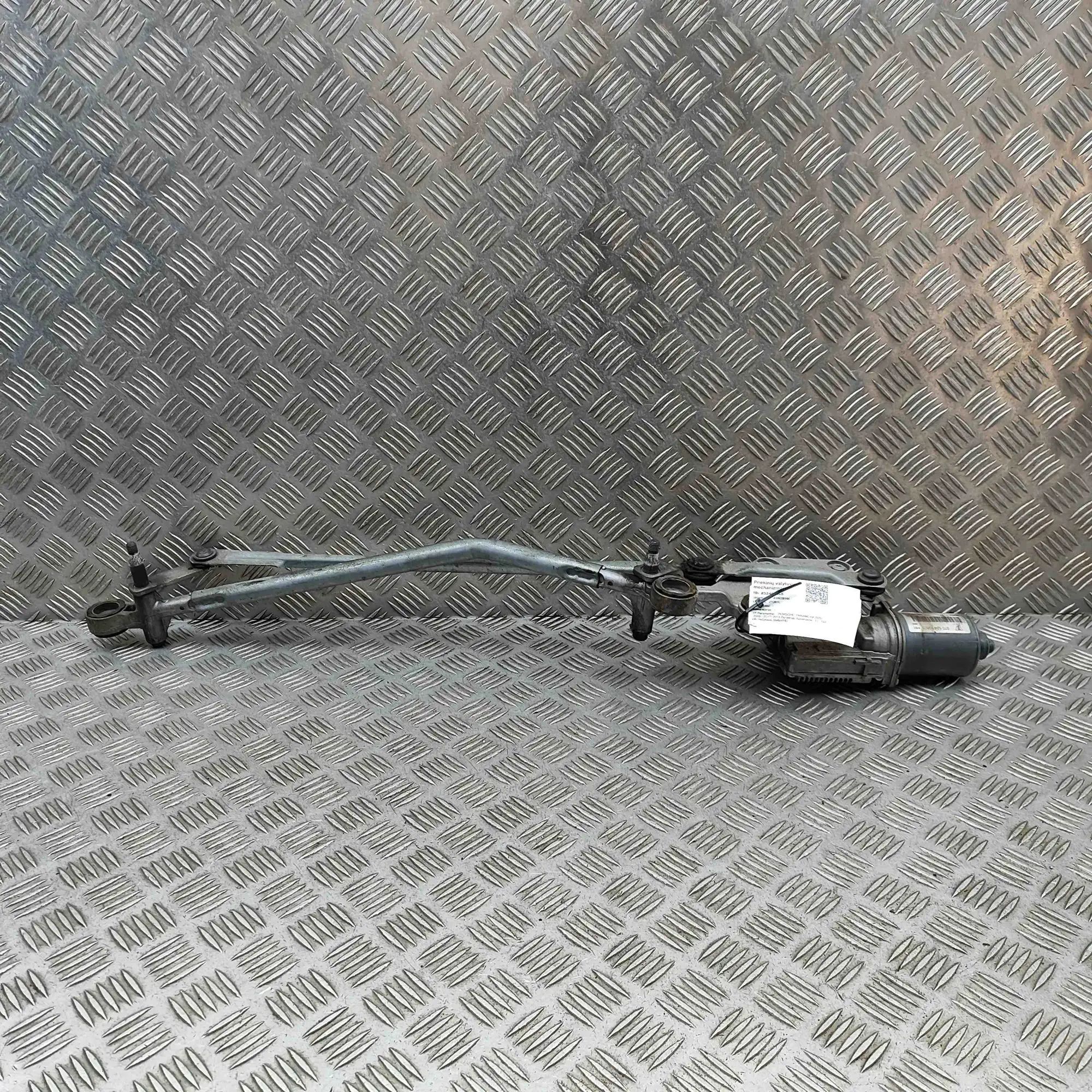 Porsche Panamera Front Windshield Wiper Mechanism