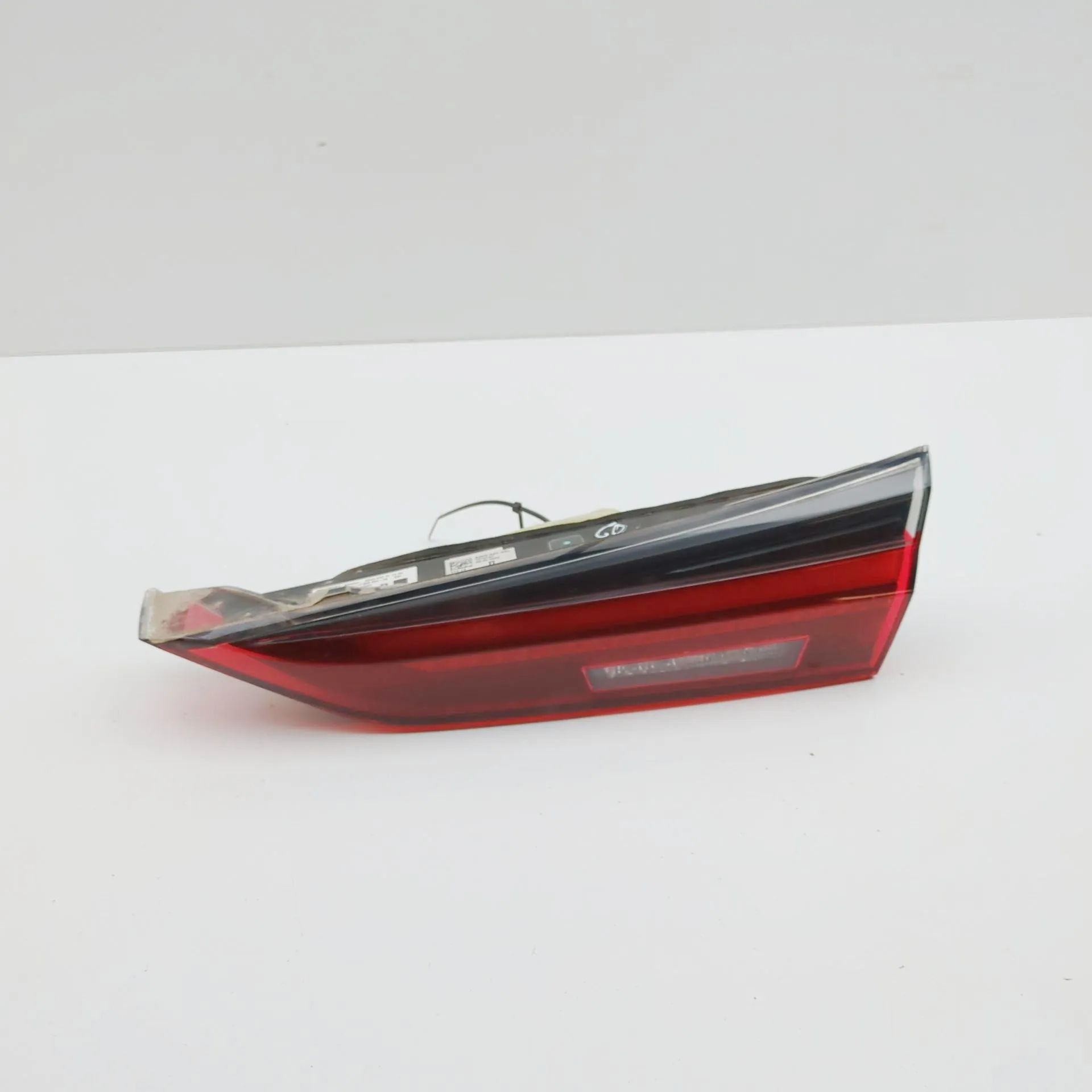 BMW 4 (G22 / G23 / G26)  Right Side Tailgate Tail Light Right Side Tailgate Tail Light — BMW 4 / i4 (G2...