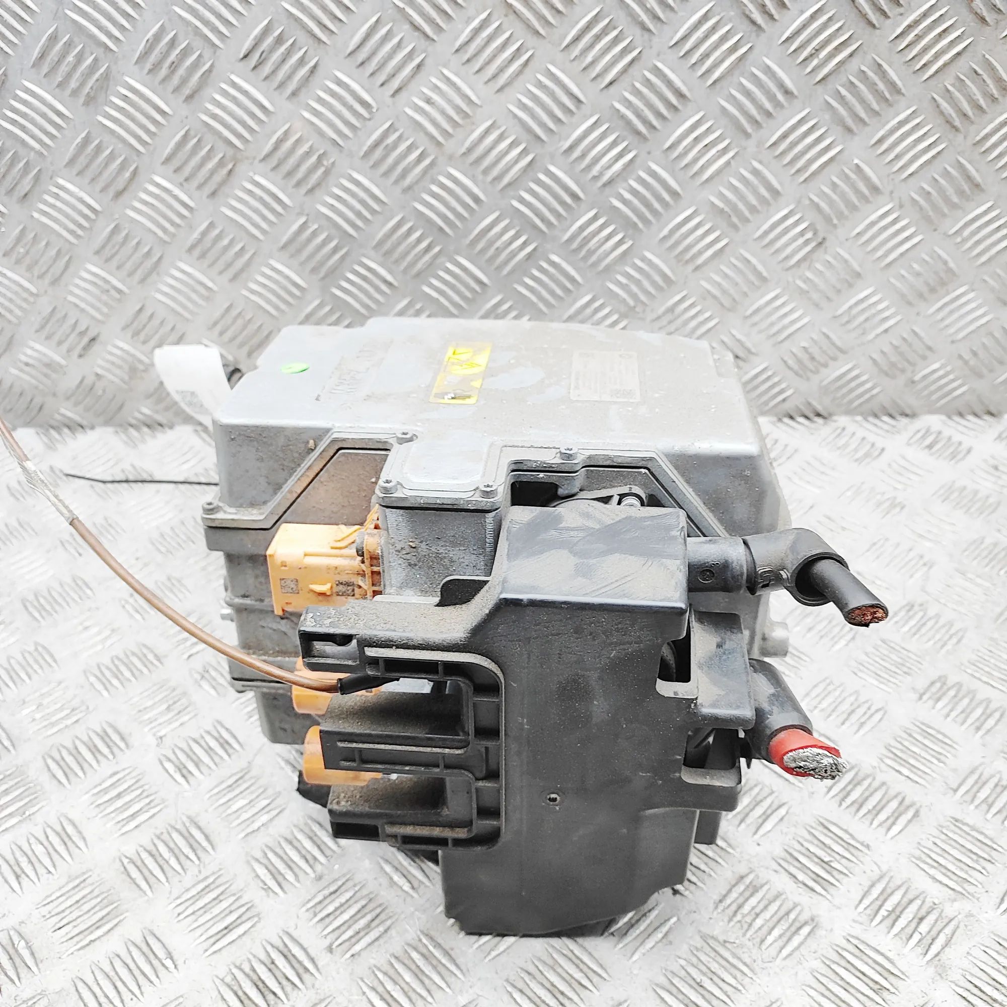 BMW X1 / iX1 (U11) Inverter Inverter — BMW X1 (U11) (2022-...) — 5B35618

P...
