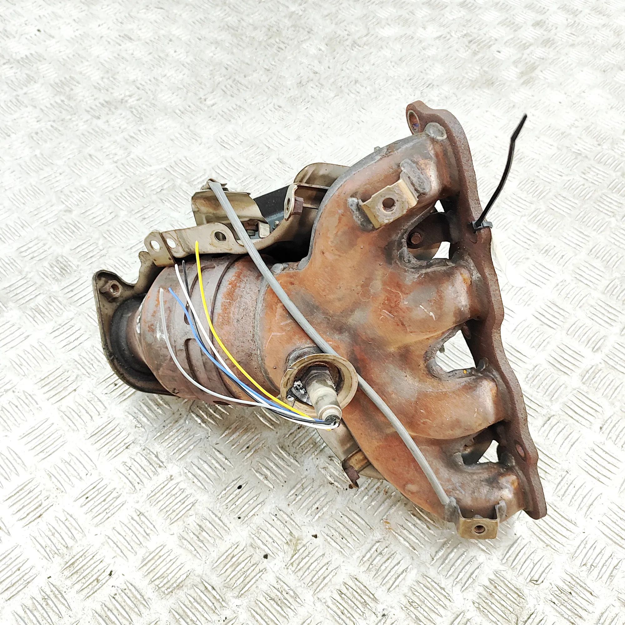Mitsubishi Outlander catalytic converter Catalytic converter — MITSUBISHI OUTLANDER (III...