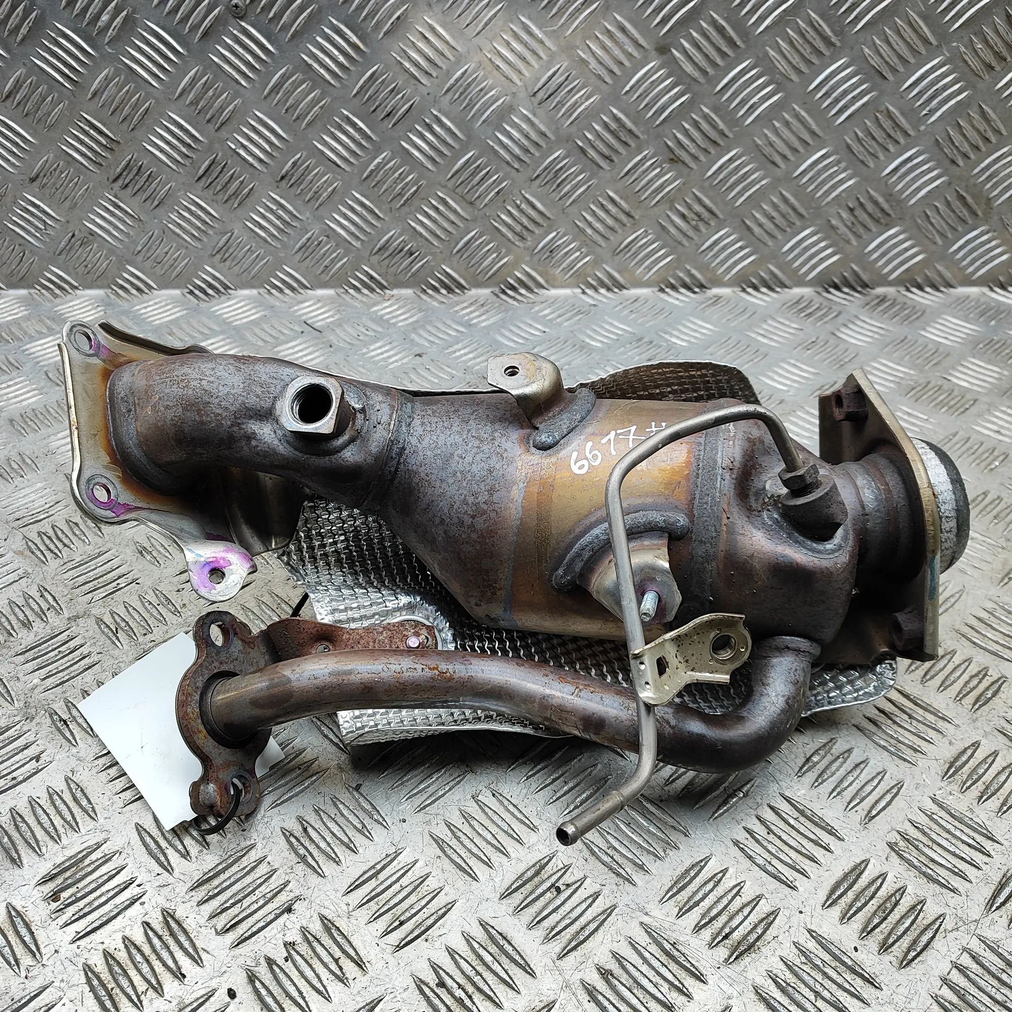 Toyota Yaris catalytic converter Catalytic converter — TOYOTA YARIS (CROSS MXP_)...