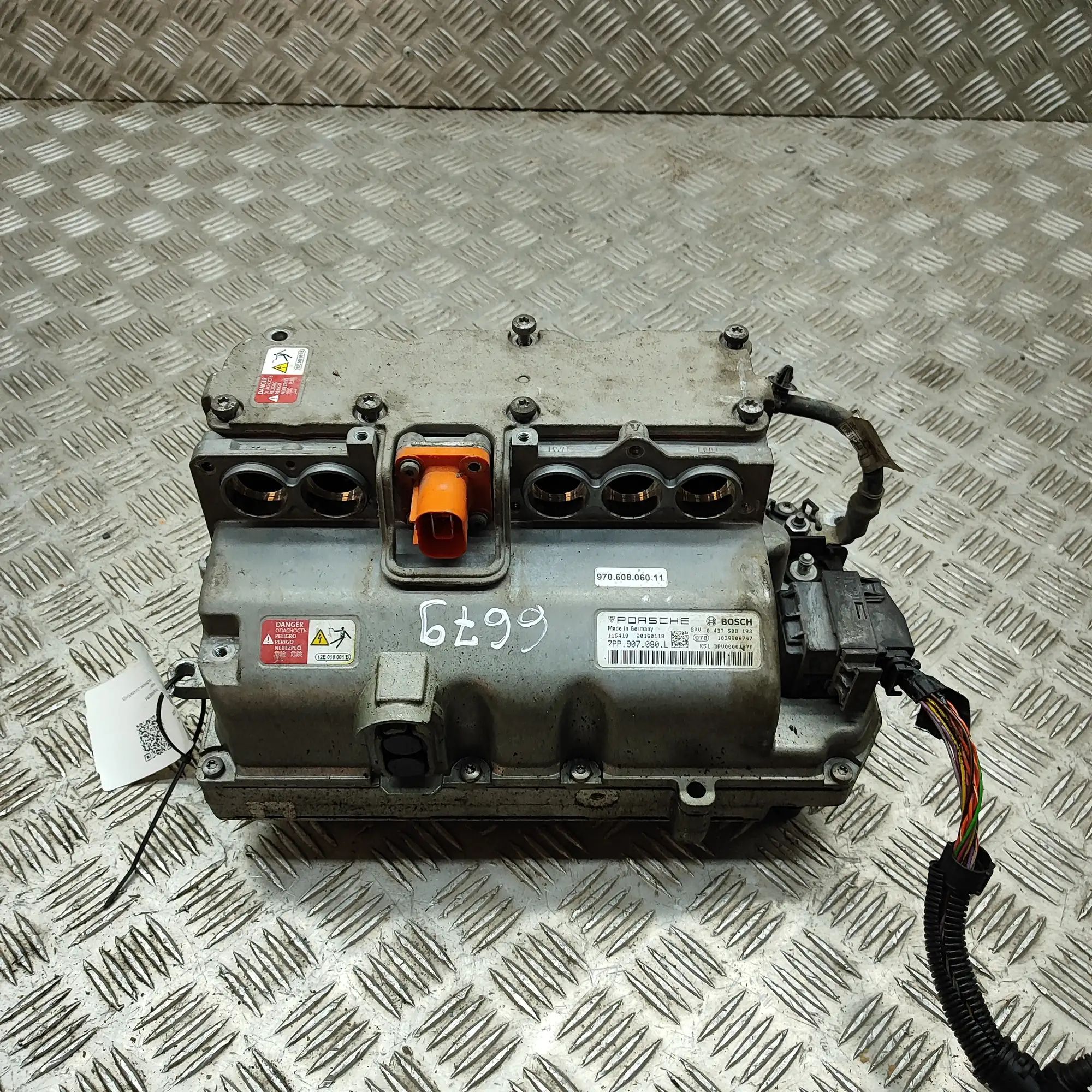 Porsche Panamera Inverter
