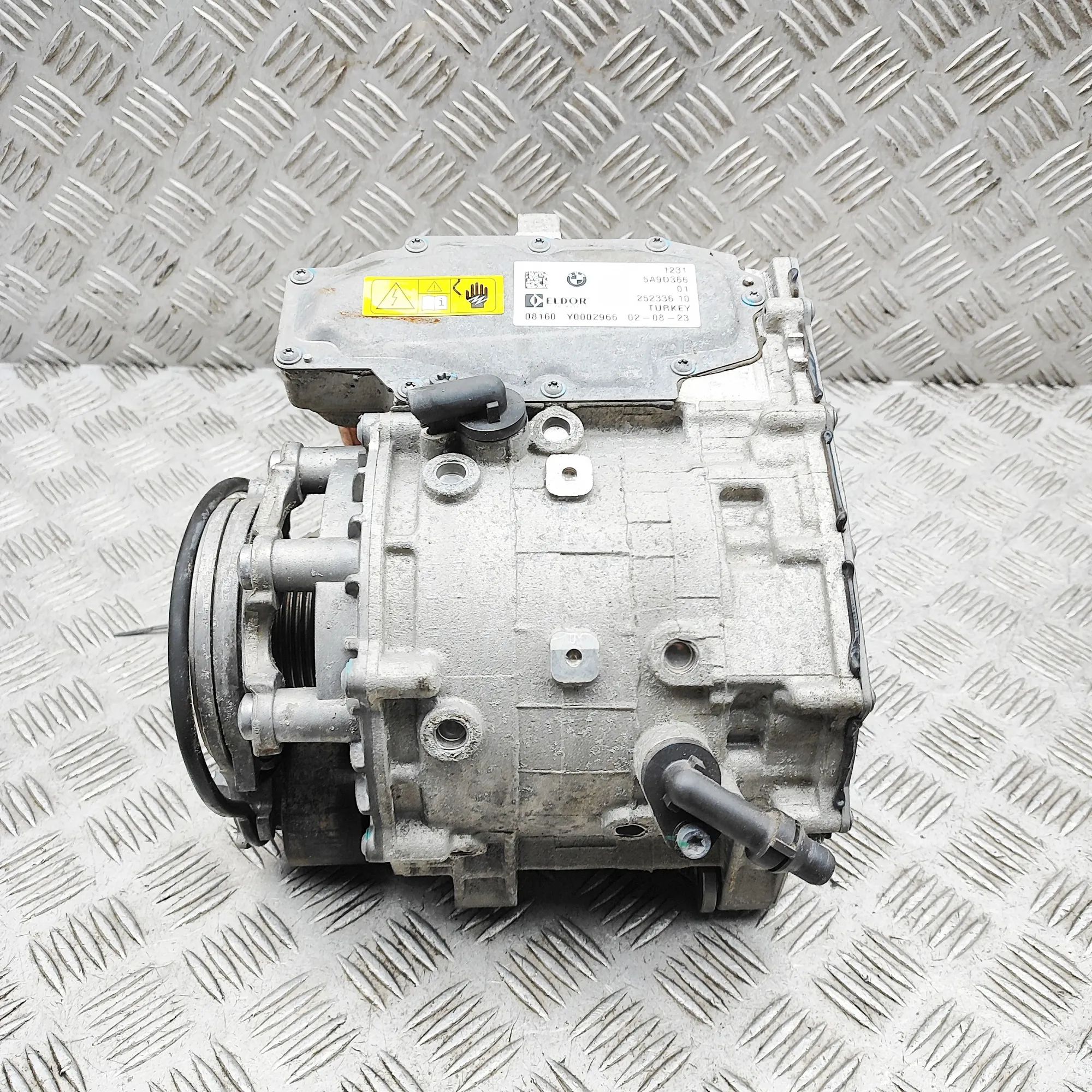 BMW X1 / iX1 (U11) Alternator Alternator — BMW X1 (U11) (2022-...) — 5A9D366
...