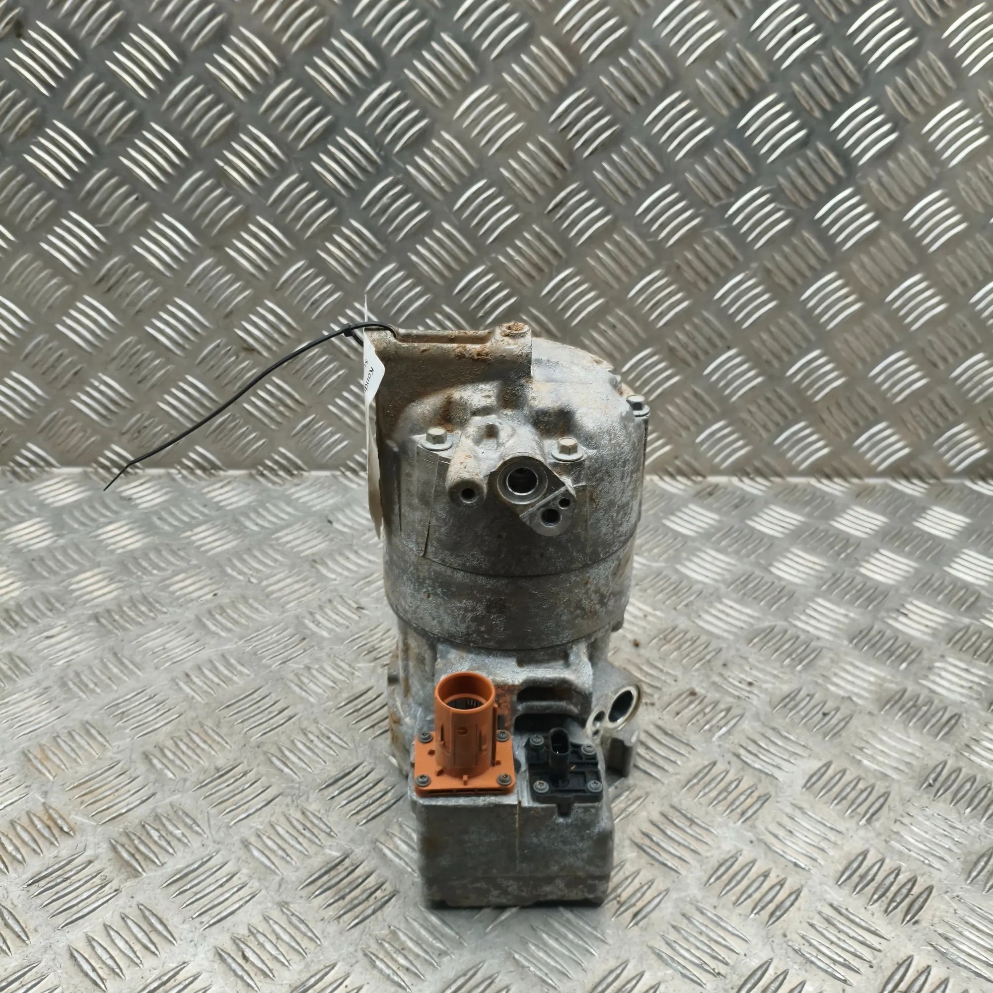 BMW X1 / iX1 (U11) Air-conditioning compressor Air-conditioning compressor — BMW X1 (U11) (202...