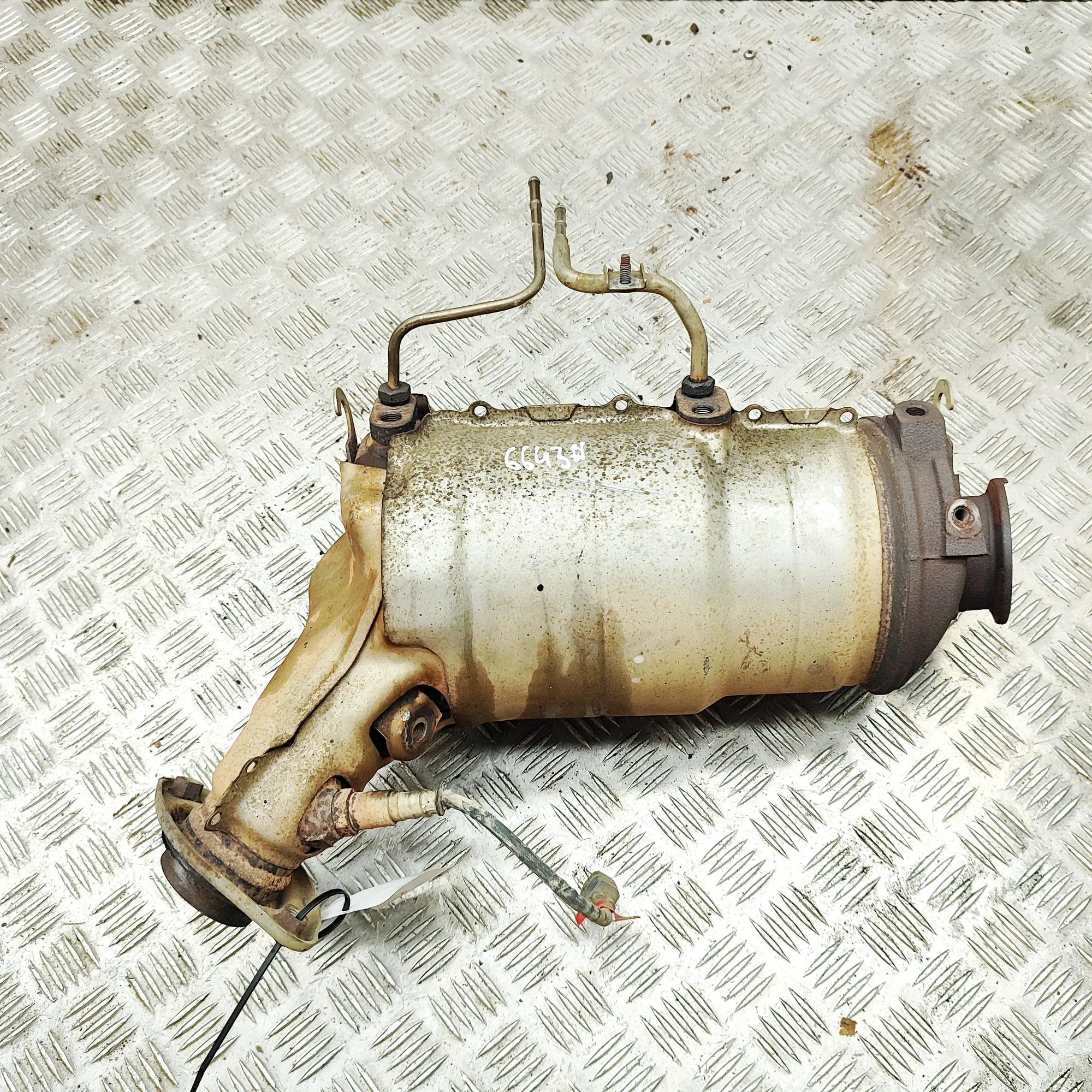 Toyota Hilux catalytic converter Catalytic converter — TOYOTA HILUX (VIII Pick-u...