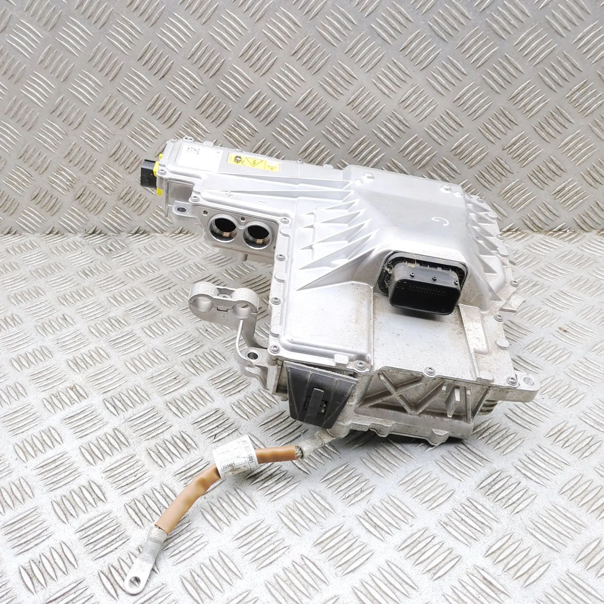 Mercedes-Benz EQC (N293) Inverter Inverter — MERCEDES BENZ EQC (2020-...) — A2939...