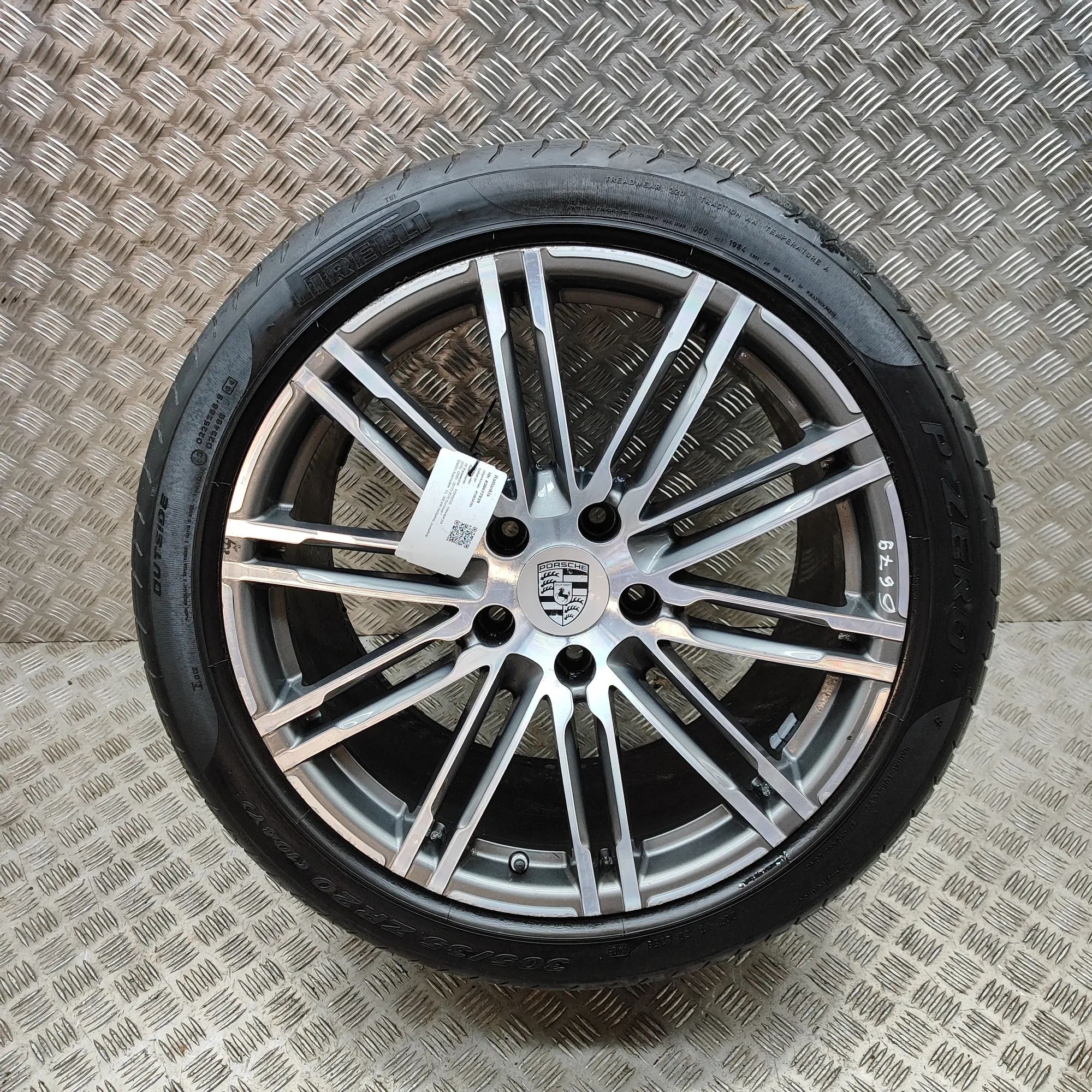 Porsche Panamera Alloy Wheel