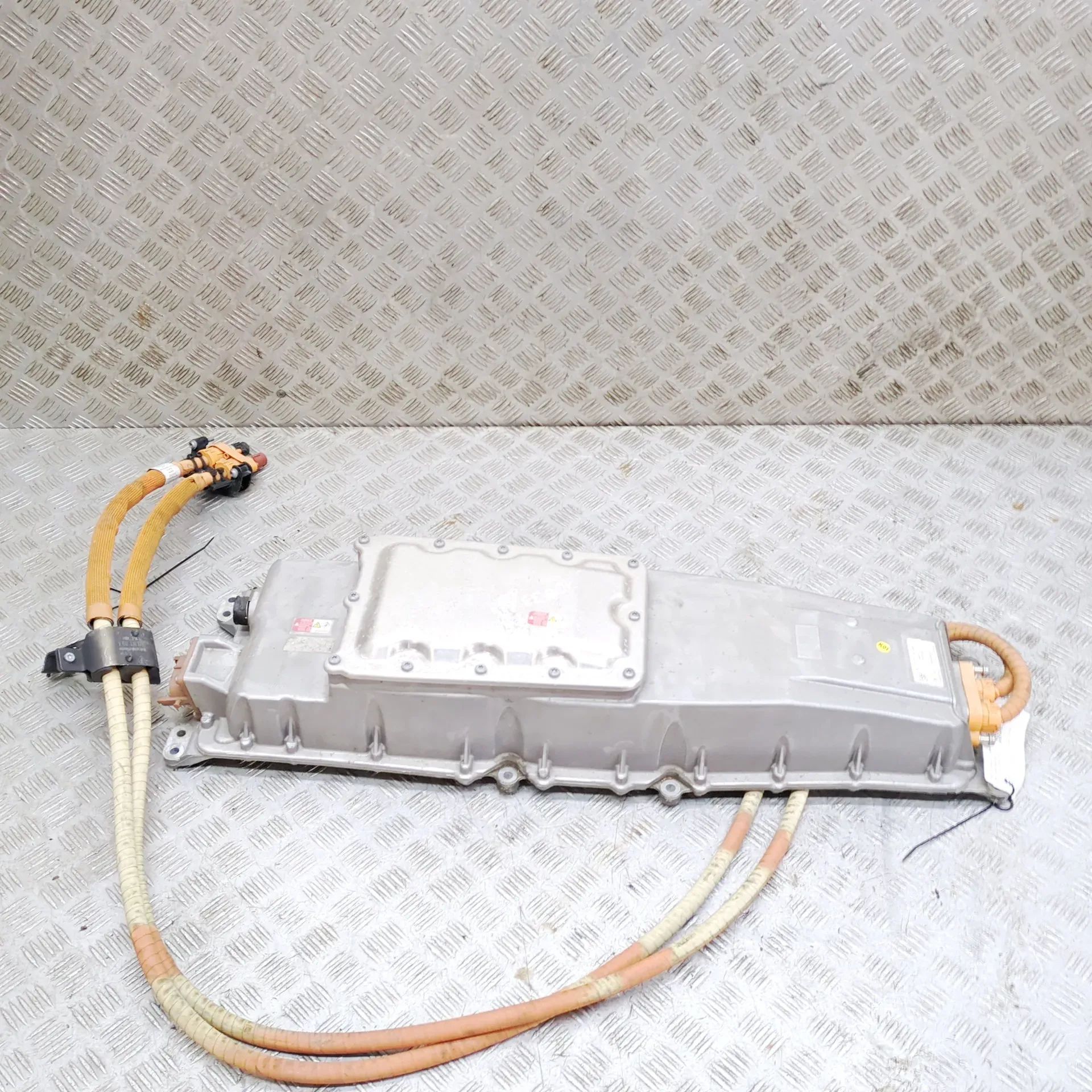 Porsche Taycan Inverter Inverter — PORSCHE TAYCAN (2019-...) — 9J191525...