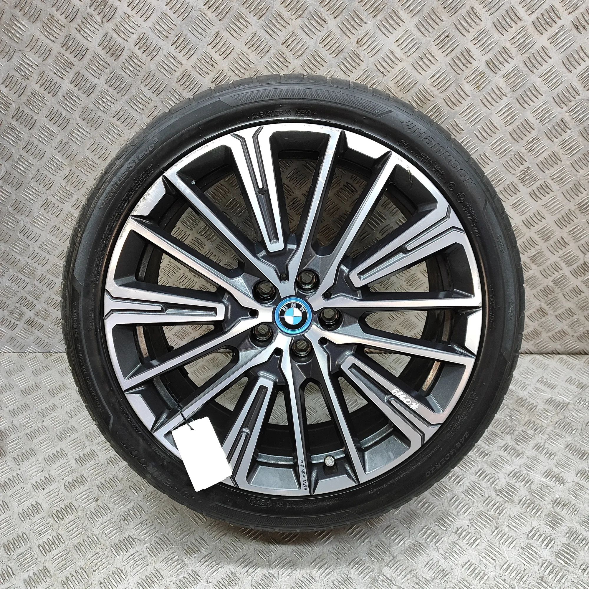 BMW X1 / iX1 (U11) Alloy Wheel Alloy wheel — BMW X1 (U11) (2022-...) — 6898042...