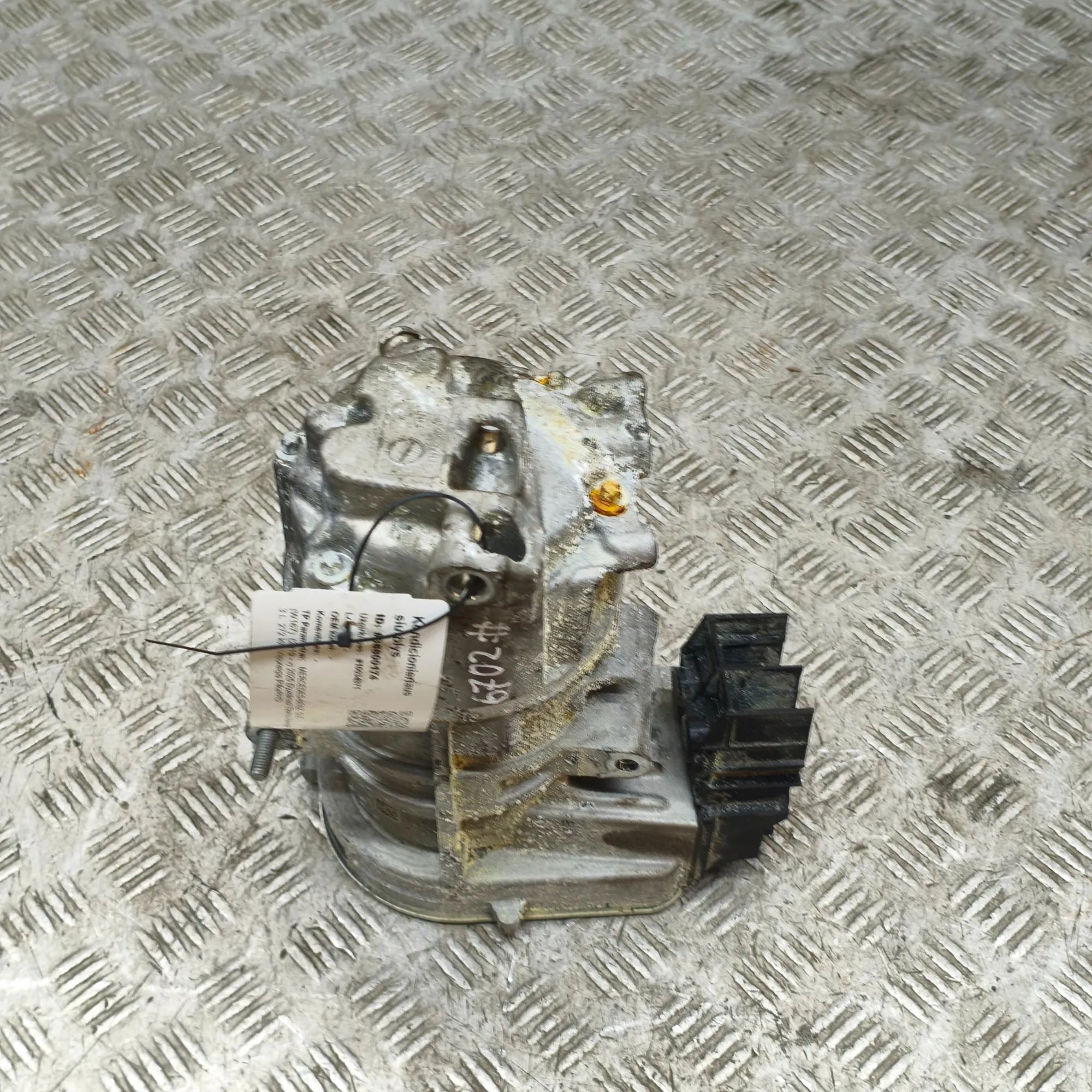 Mercedes-Benz GLE (W167) Air-conditioning compressor Air-conditioning compressor — MERCEDES BENZ GLE...