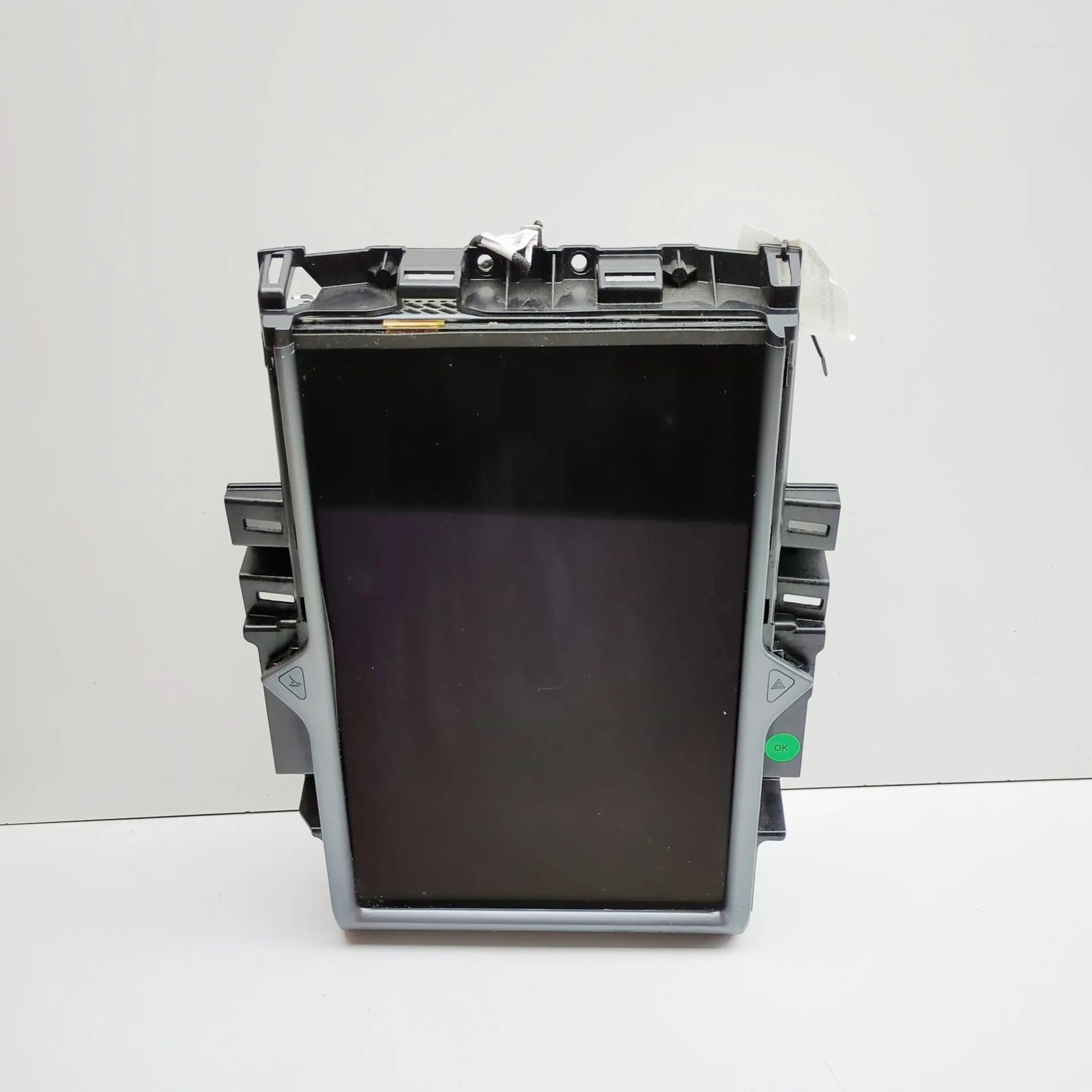 Tesla Model X Navigation display Navigation display — TESLA MODEL X (2013-...) —...