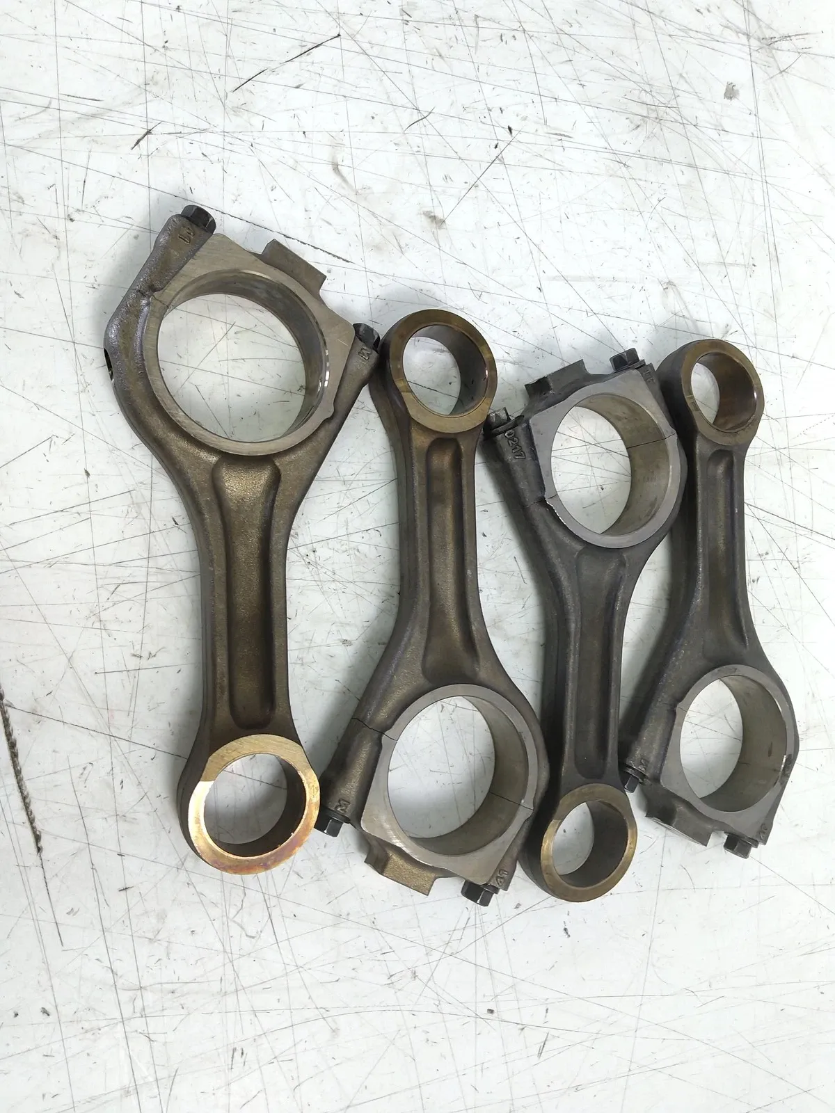 Land Rover Discovery Sport Engine parts 4 × Connecting rod — LAND ROVER SPORT L550 (201...
