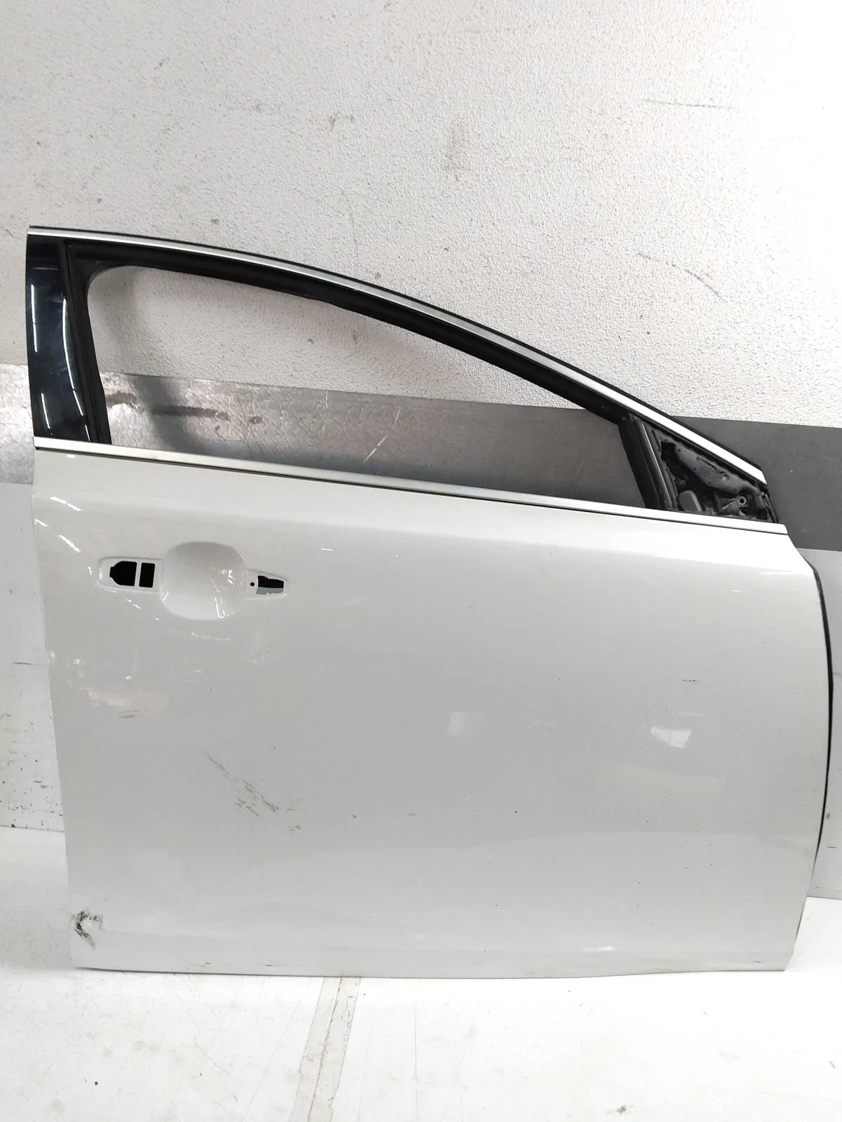 Volvo V40 Doors Right Front Door — VOLVO V40 (2012-2019)

Gener...