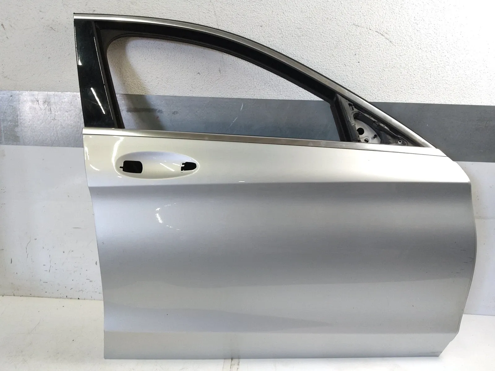 Mercedes-Benz CLA (C174 / C178) Doors Right Front Door — MERCEDES-BENZ C-CLASS (W205)...