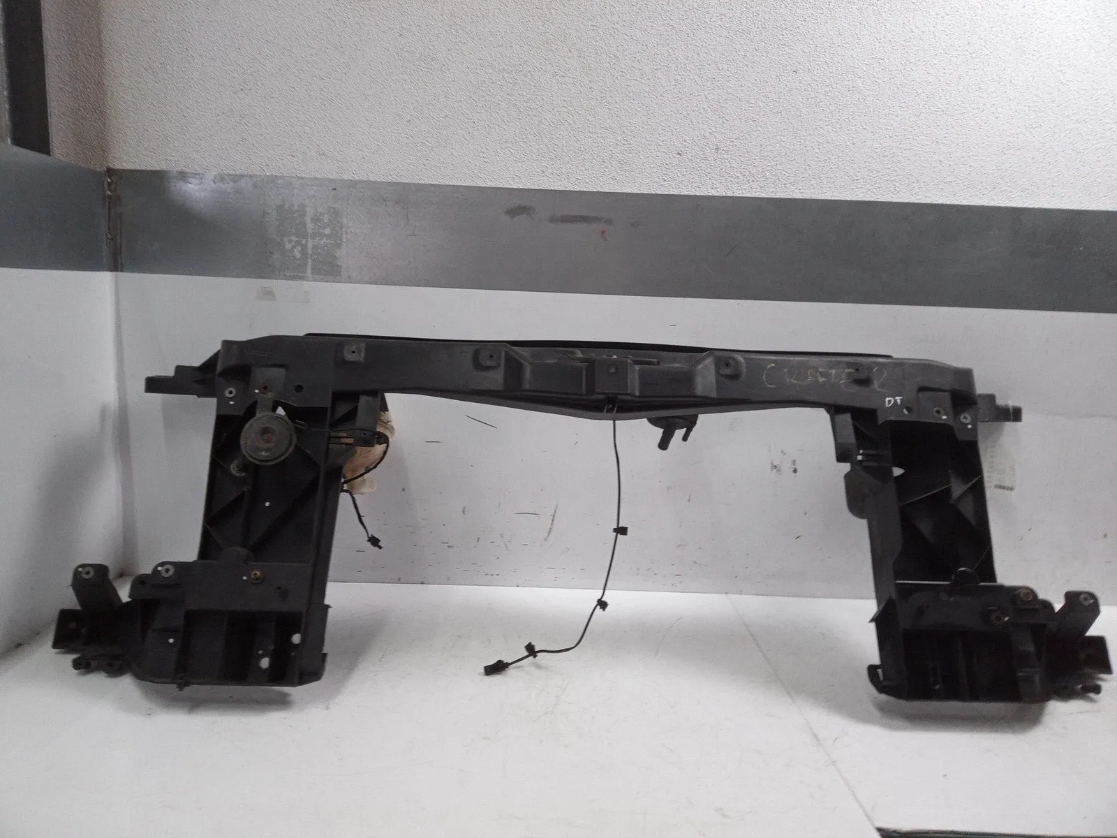 Volkswagen Crafter Cooling system Radiator support — VW CRAFTER I (2E) (2006-2016...