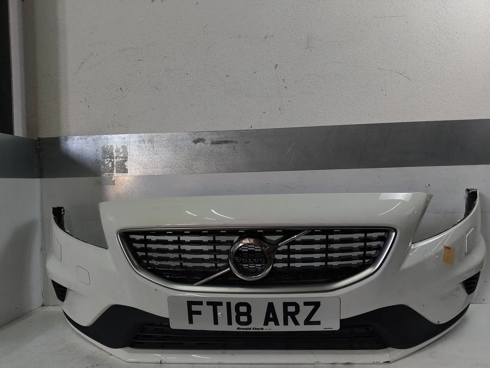 Volvo V40 Body Front bumper — VOLVO V40 (2012-2019)

Generatio...