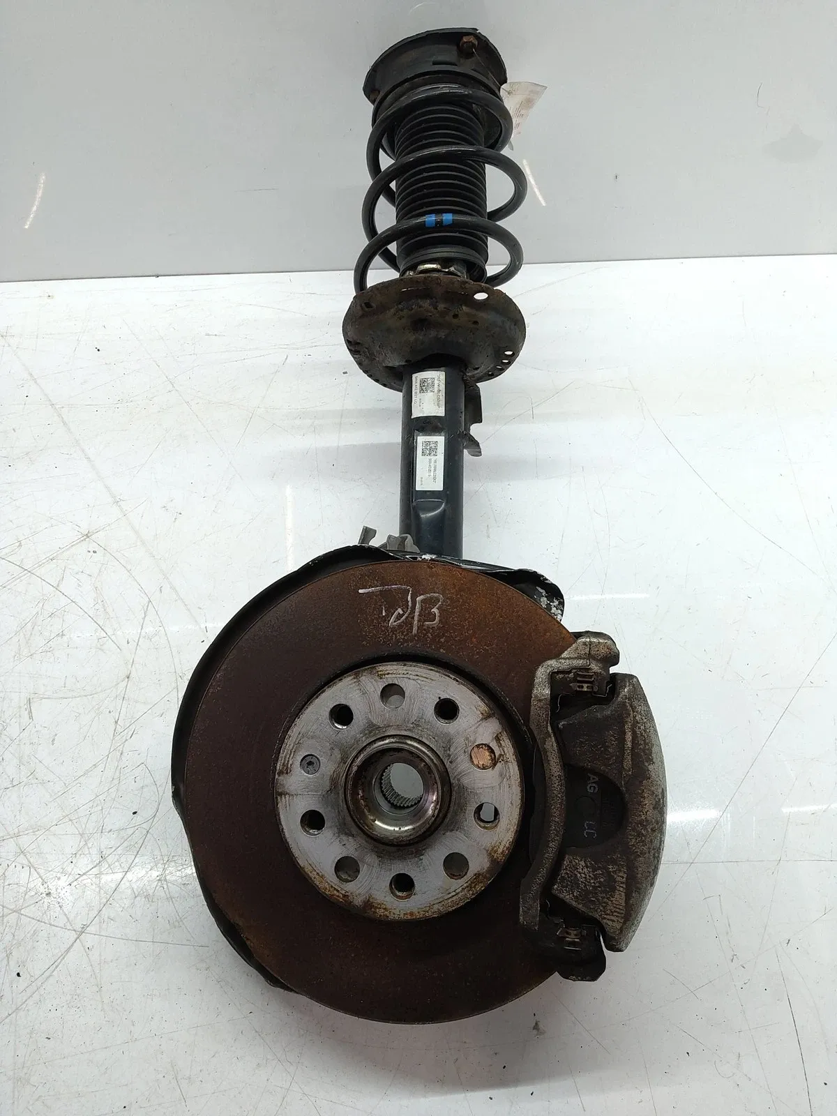 Skoda Octavia Suspension Front Right Wheel Hub + Shock absorber — SKODA ...