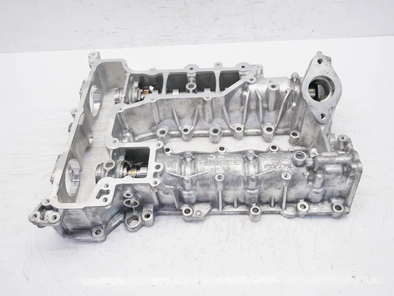 Opel Mokka (B) Engine parts Valve cover with camshafts — OPEL MOKKA (2020-P...