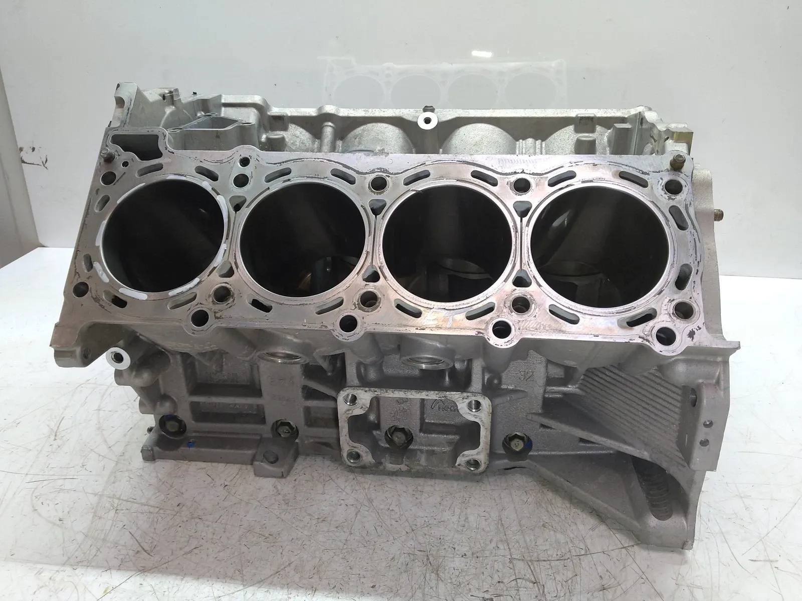 Infiniti QX80 Engine parts Engine Block — INFINITI NISSAN QX80 PATROL (201...