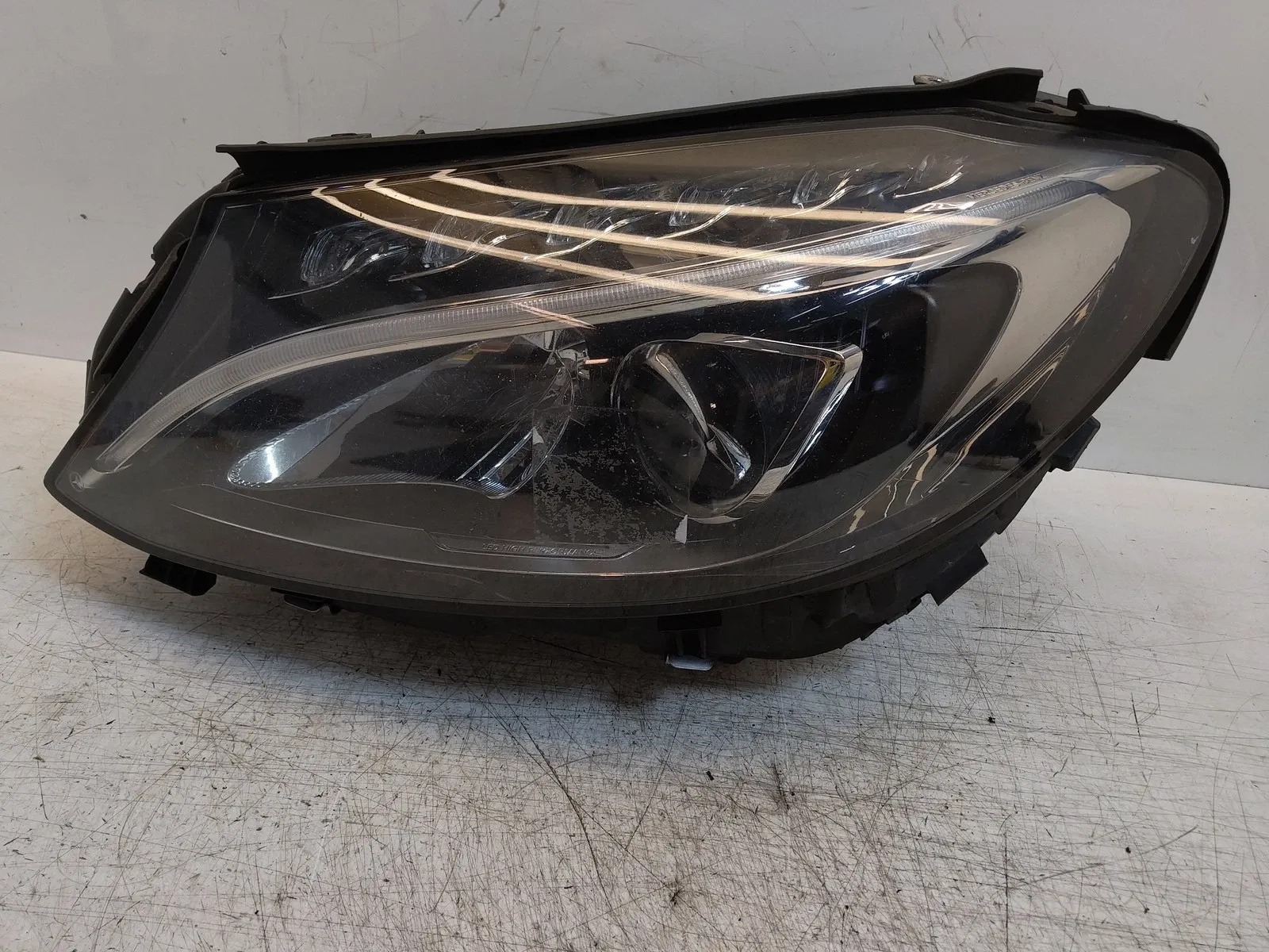 Mercedes-Benz CLA (C174 / C178) передние фары Left headlight — MERCEDES-BENZ C-CLASS (W205) —...