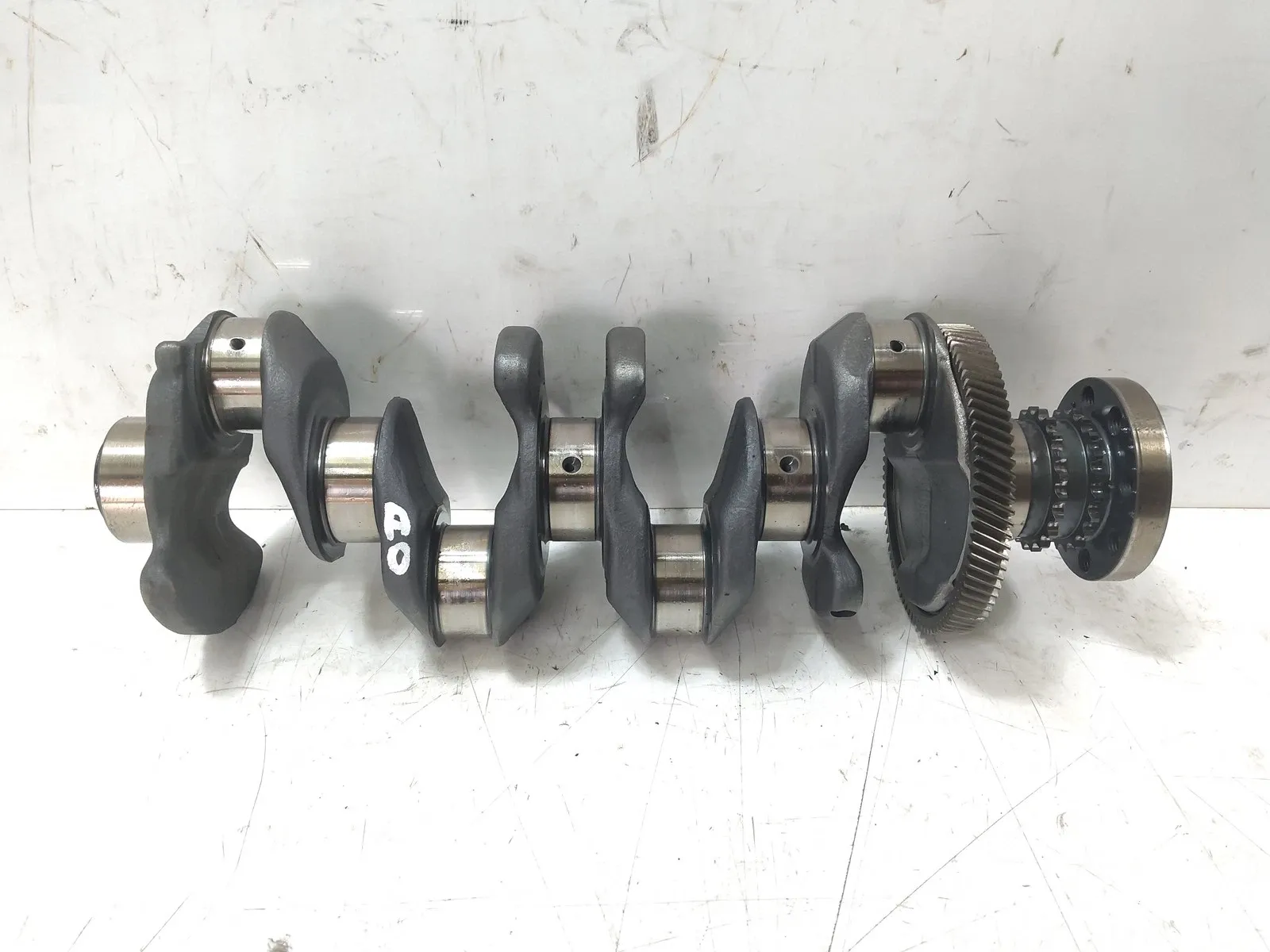 BMW 3 (F30 / F31) Engine parts Crankshaft — BMW 3 SERIES (2011-2018) — 9777797...