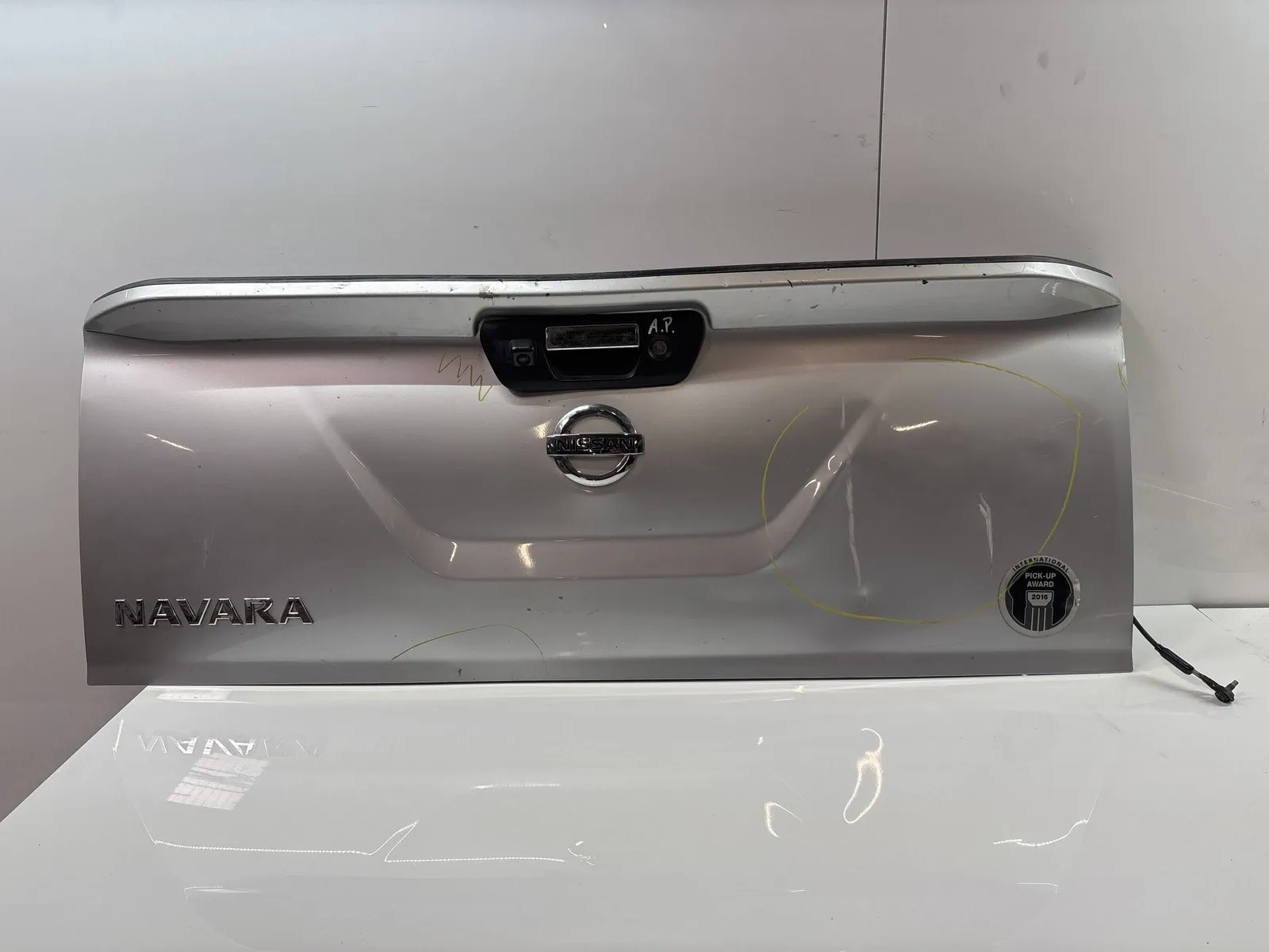 Nissan Navara (D23) Doors Tailgate — NISSAN NAVARA NP300 D23

Generation:...