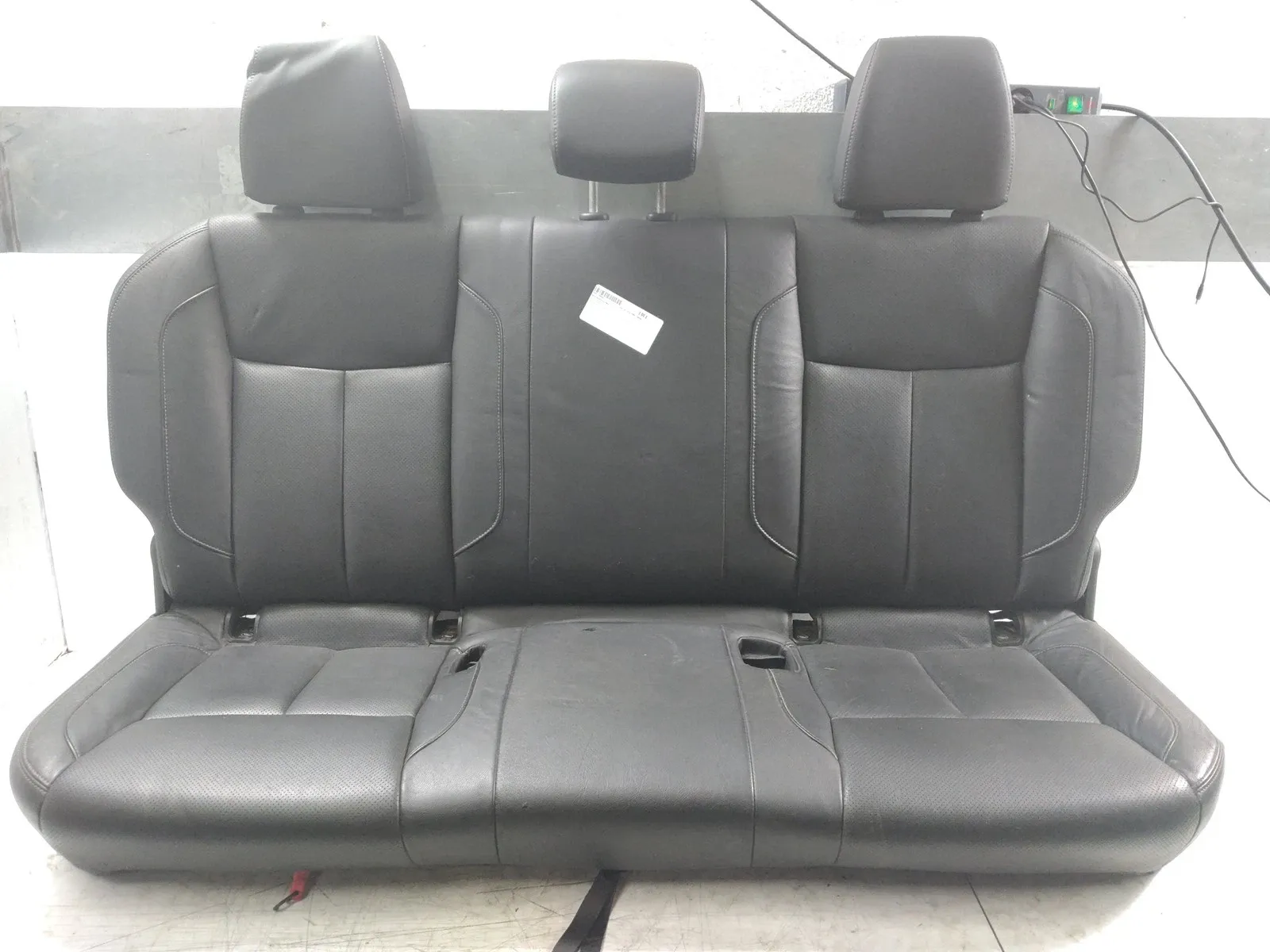 Nissan Navara (D23) sisustus Rear seat — set — NISSAN NAVARA NP300 D23 (2015...