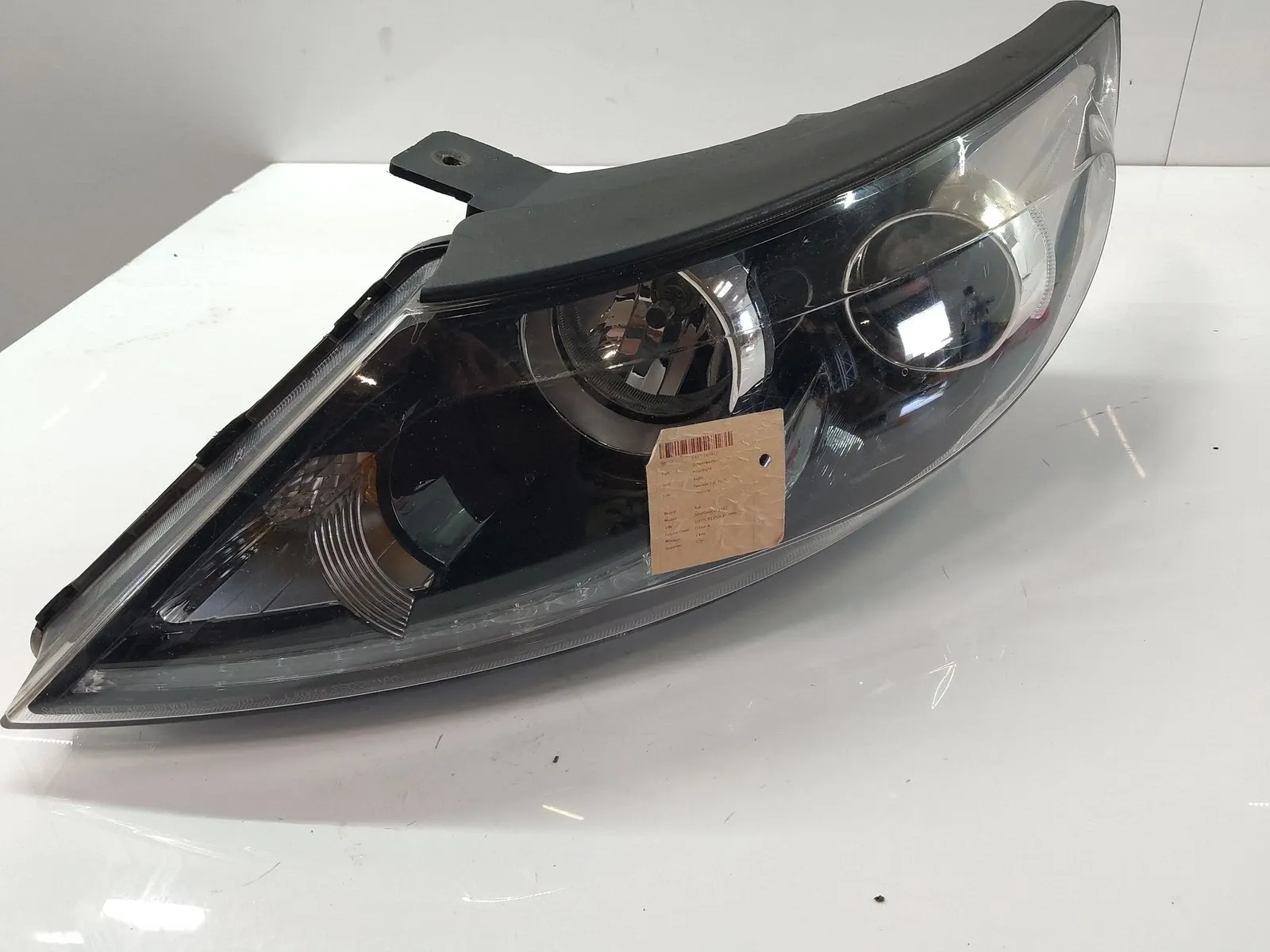 Kia Sportage esituled Right headlight — KIA SPORTAGE III (SL) (2010-2...