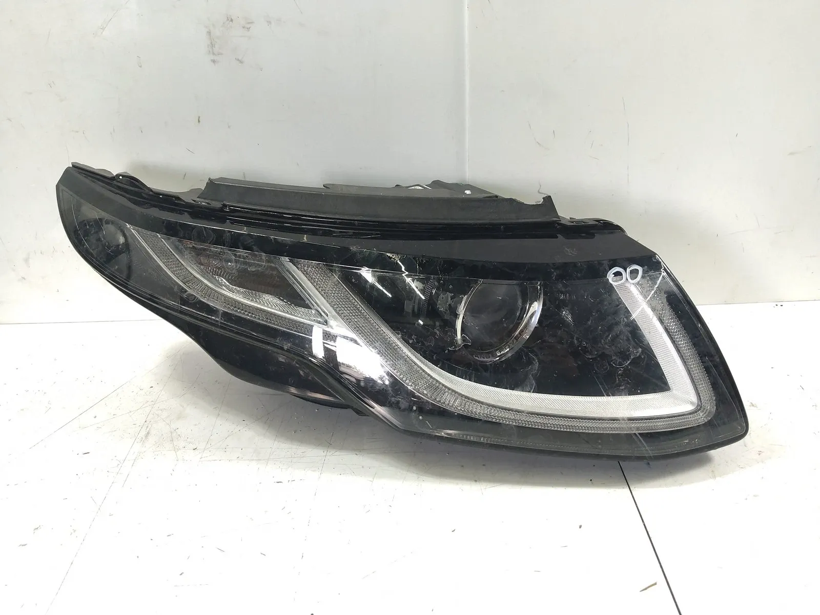 Land Rover Range Rover (L405) front lights Right headlight — LAND ROVER RANGE ROVER DISCOV...