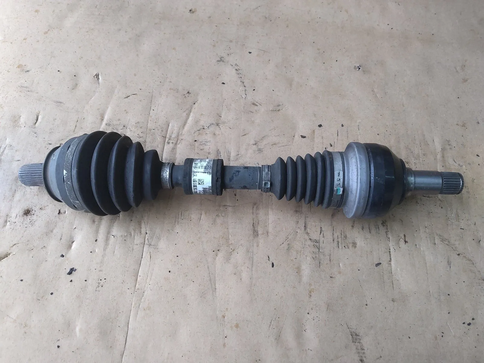 Mercedes-Benz CLA (C118) Other parts Driveshaft — front left — MERCEDES-BENZ CLA COU...