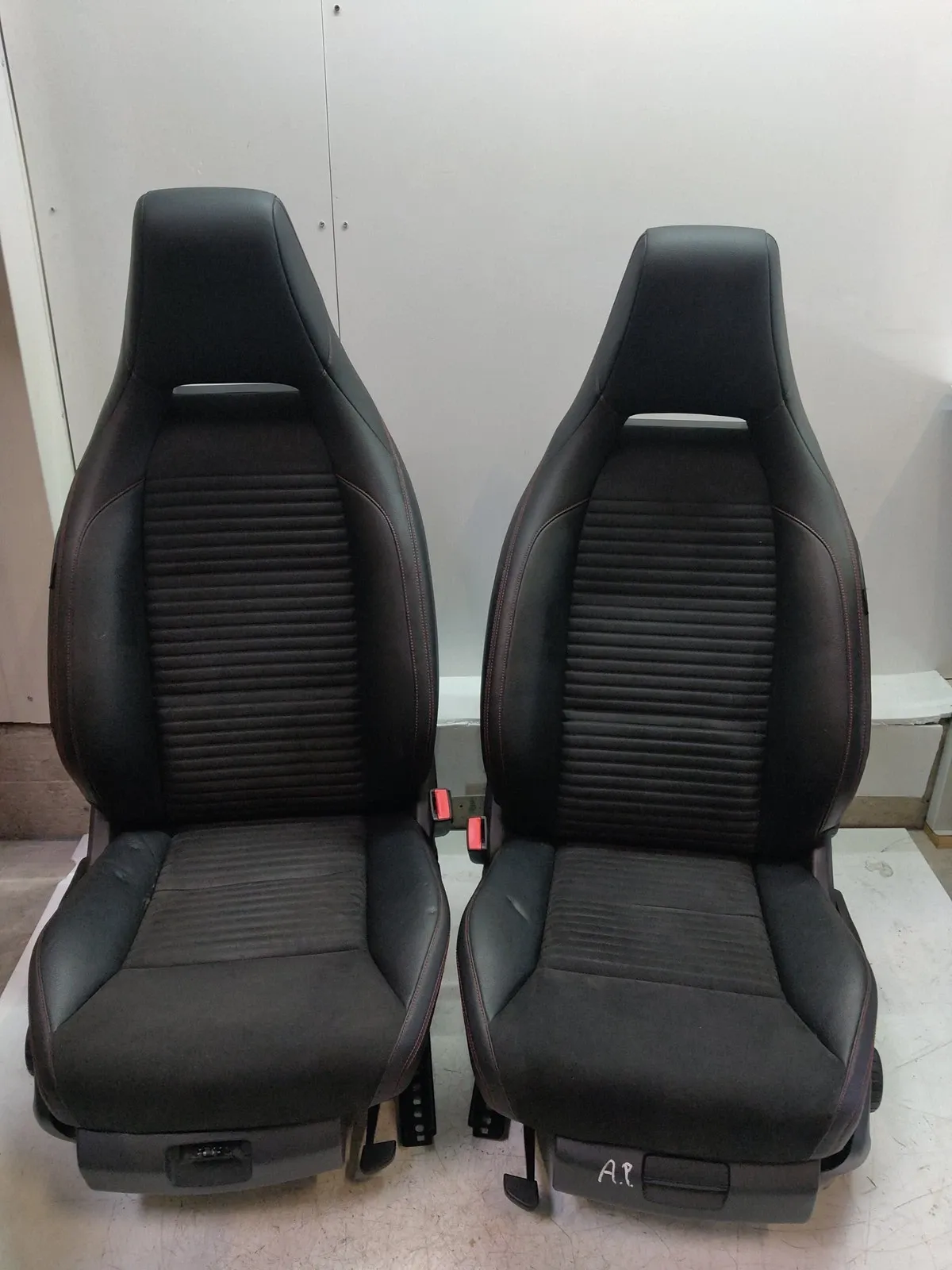 Mercedes-Benz GLA (X156) интерьер Seat — front — set — MERCEDES-BENZ GLA (X156) (...