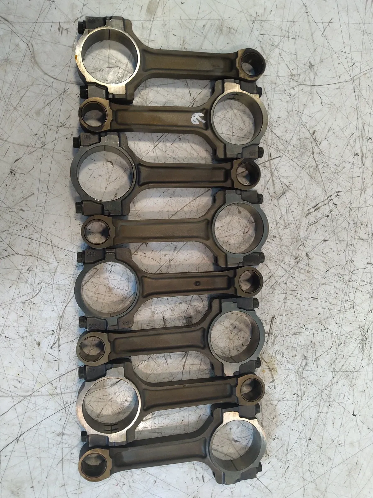 Chevrolet C/K (Silverado) Engine parts 8 × Connecting rod — CHEVROLET SILVERADO

Gener...