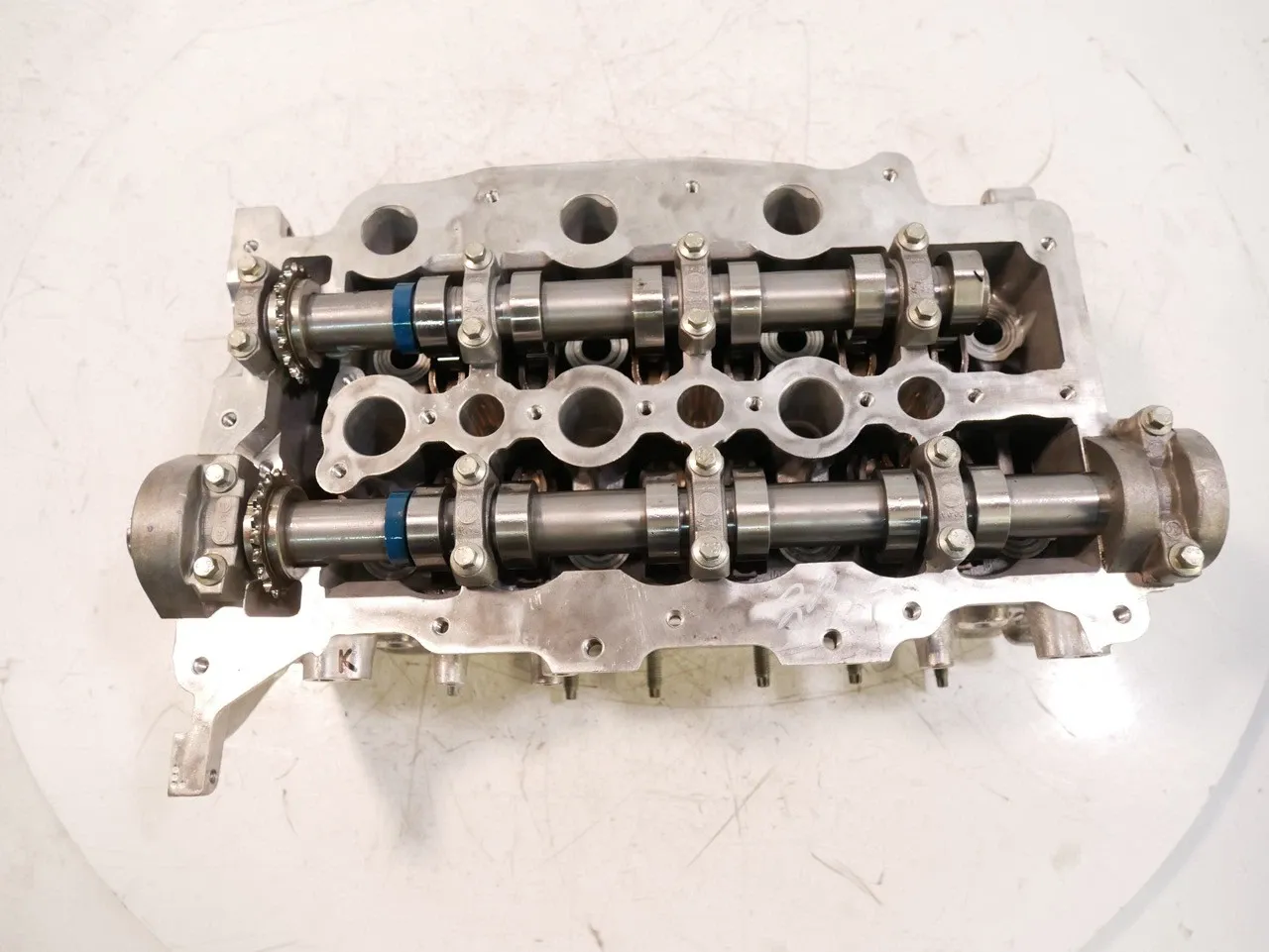 Jaguar XF Engine parts Cylinder head — JAGUAR XF (X260) (2015-2024) — ...