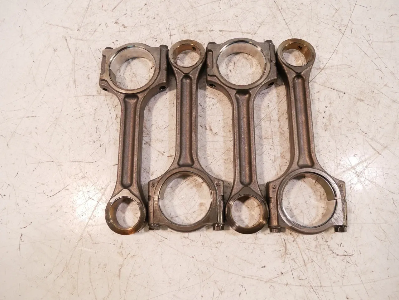 Nissan Navara (D23) Engine parts 4 × Connecting rod — NISSAN NAVARA D23 (2015-PR...